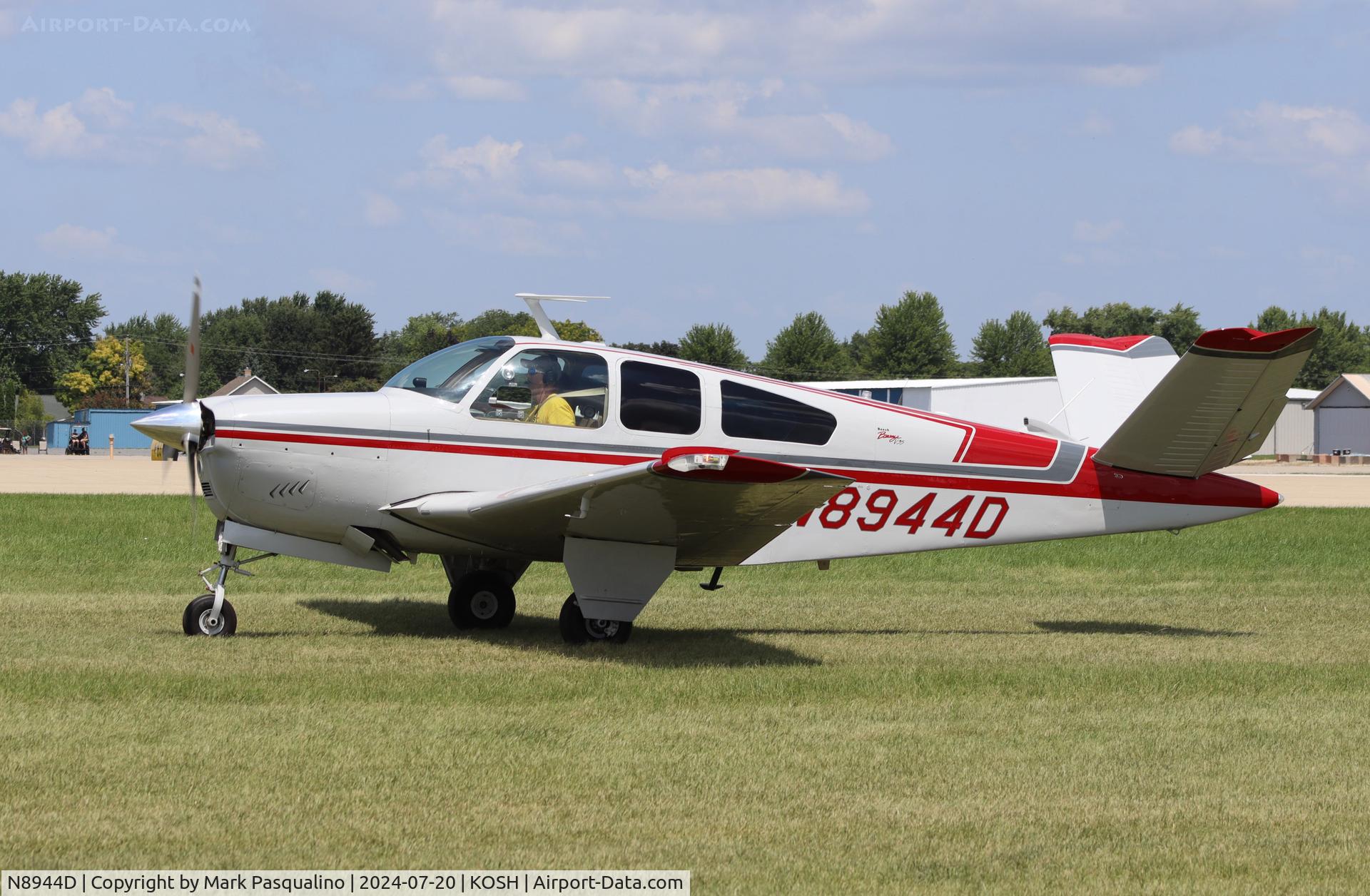 N8944D, 1966 Beech V35 Bonanza C/N D-8285, Beech V35