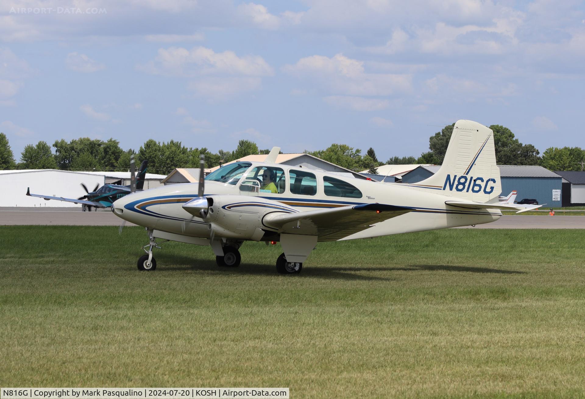 N816G, 1964 Beech D95A C/N TD-562, Beech D95A