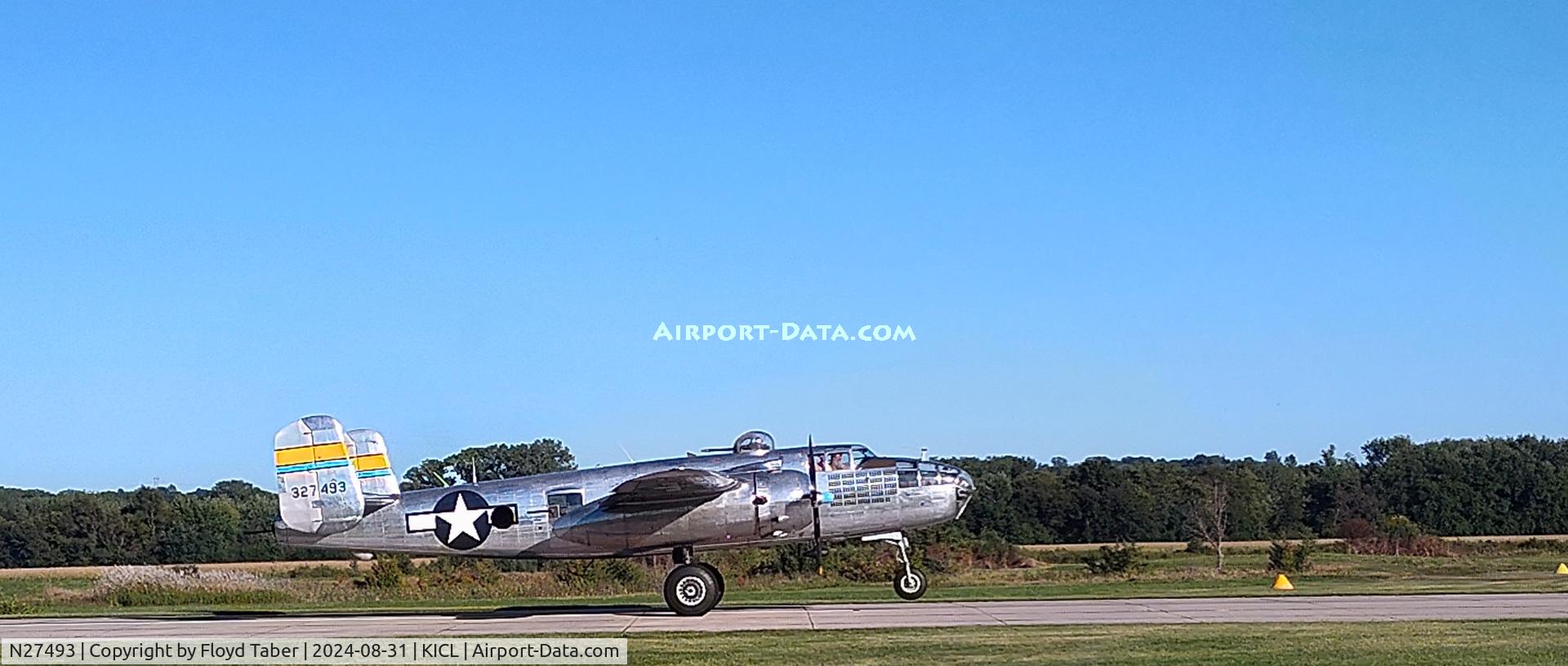 N27493, 1944 North American TB-25K Mitchell C/N 44-29869/108-33144, Fly Iowa at Clarinda