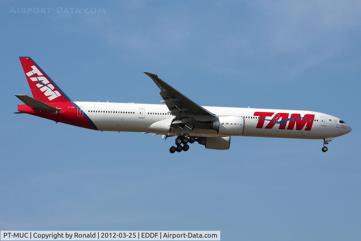 PT-MUC, 2008 Boeing 777-32W/ER C/N 37666, at fra