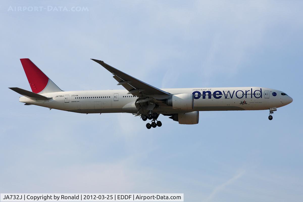 JA732J, 2002 Boeing 777-346/ER C/N 32430, at fra
