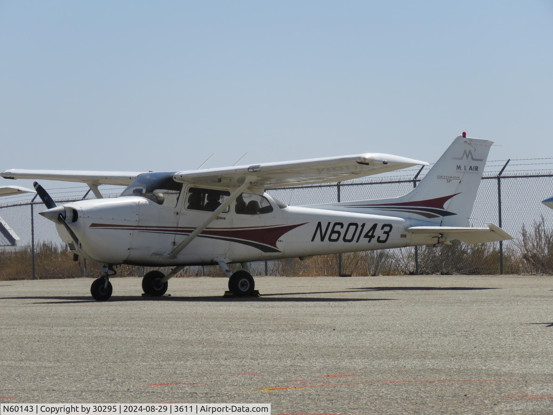 N60143, 2008 Cessna 172S C/N 172S10142, Parked
