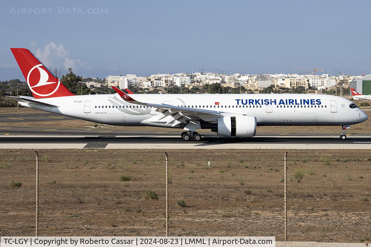 TC-LGY, Airbus 350-941 C/N 678, Runway 31