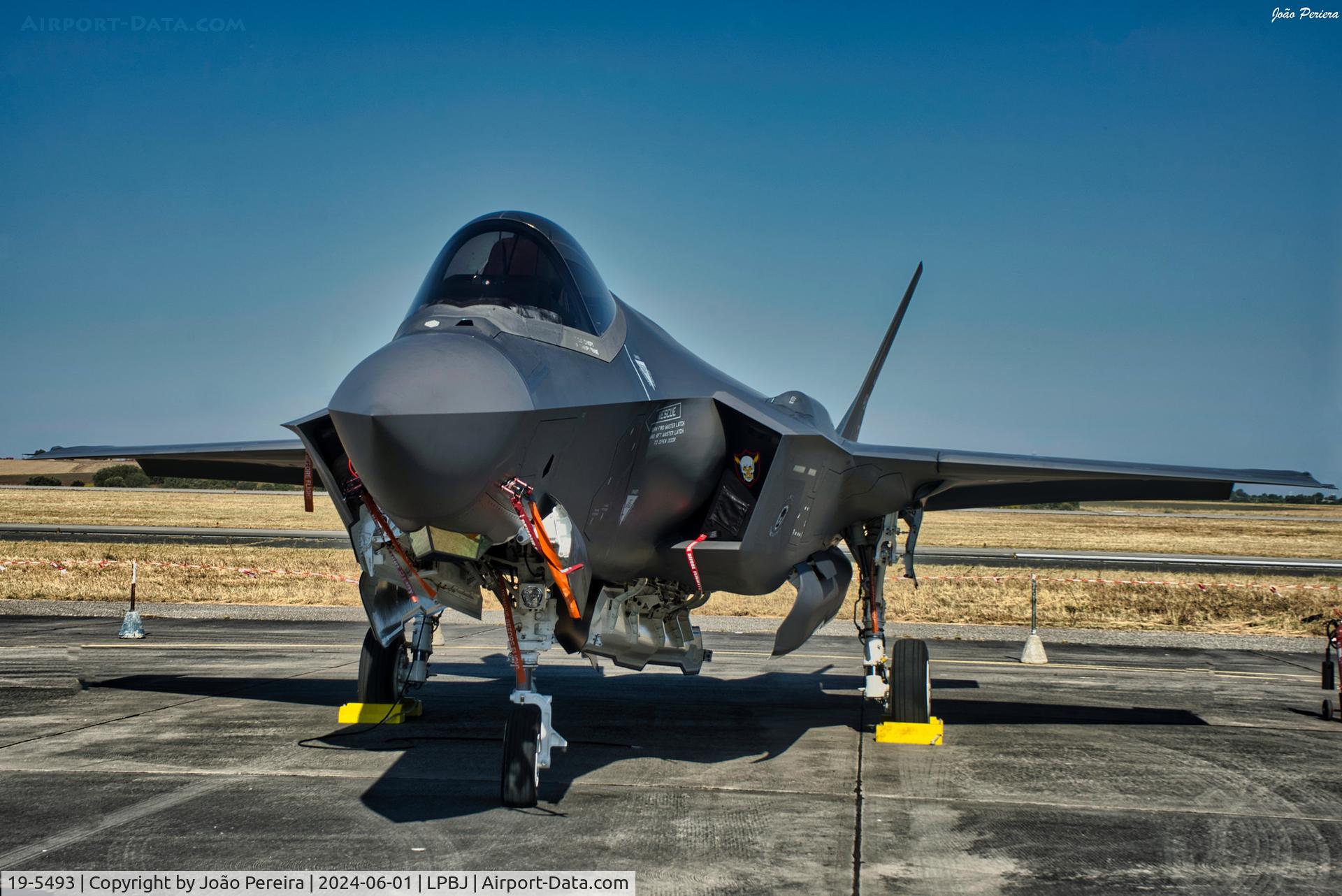 19-5493, Lockheed Martin F-35A Lightning II C/N AF-321, USAF F35A at LPBJ