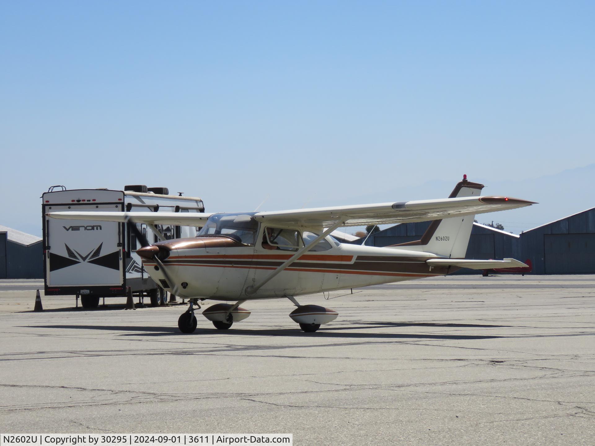 N2602U, 1963 Cessna 172D C/N 17250202, Parked