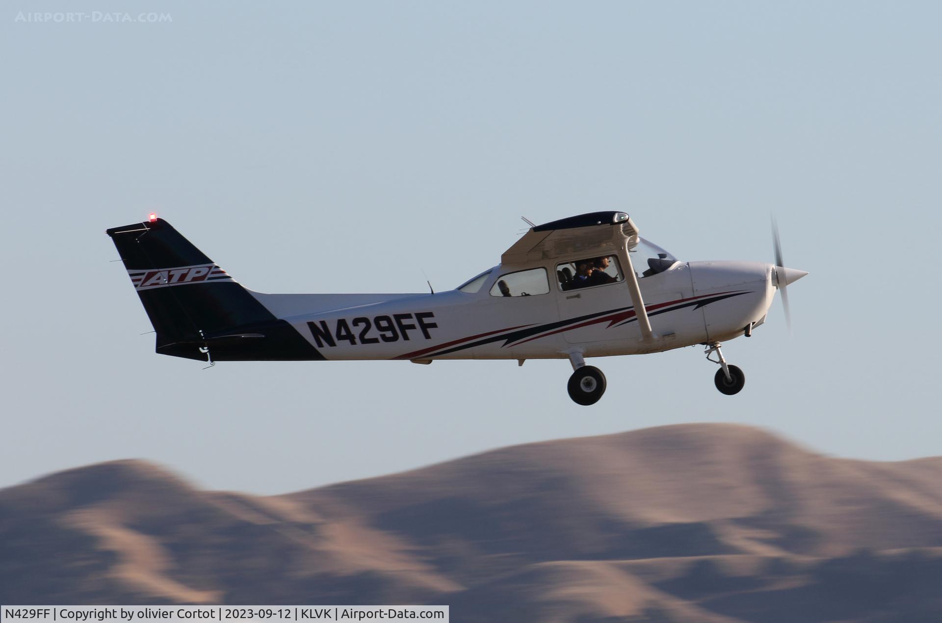 N429FF, 2004 Cessna 172R C/N 17281229, sep 2023