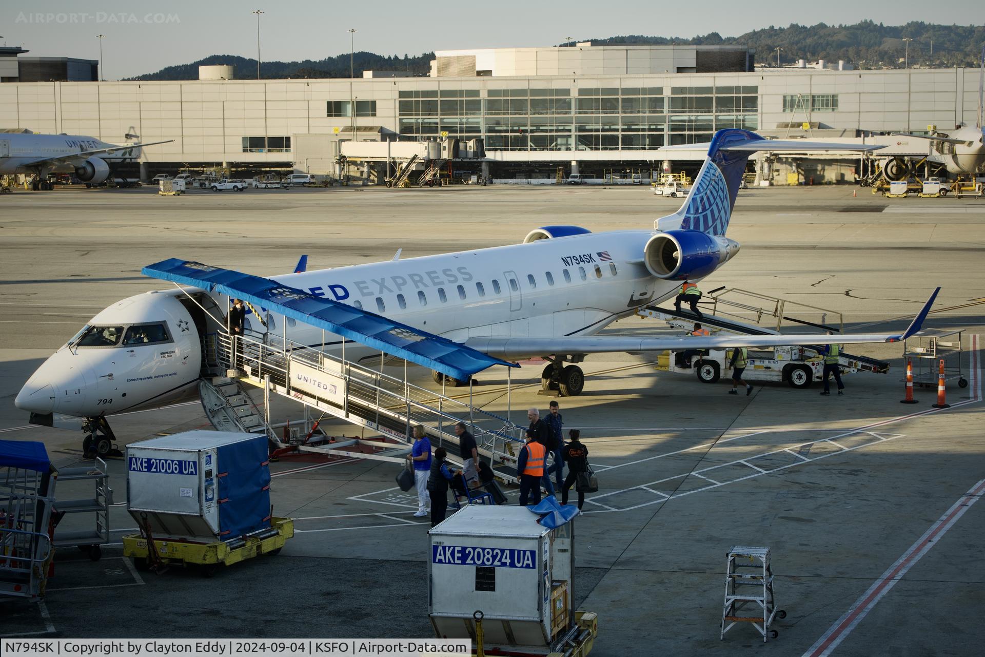 N794SK, 2010 Bombardier CRJ-702ER (CL-600-2C10) Regional Jet C/N 10298, SFO 2024.