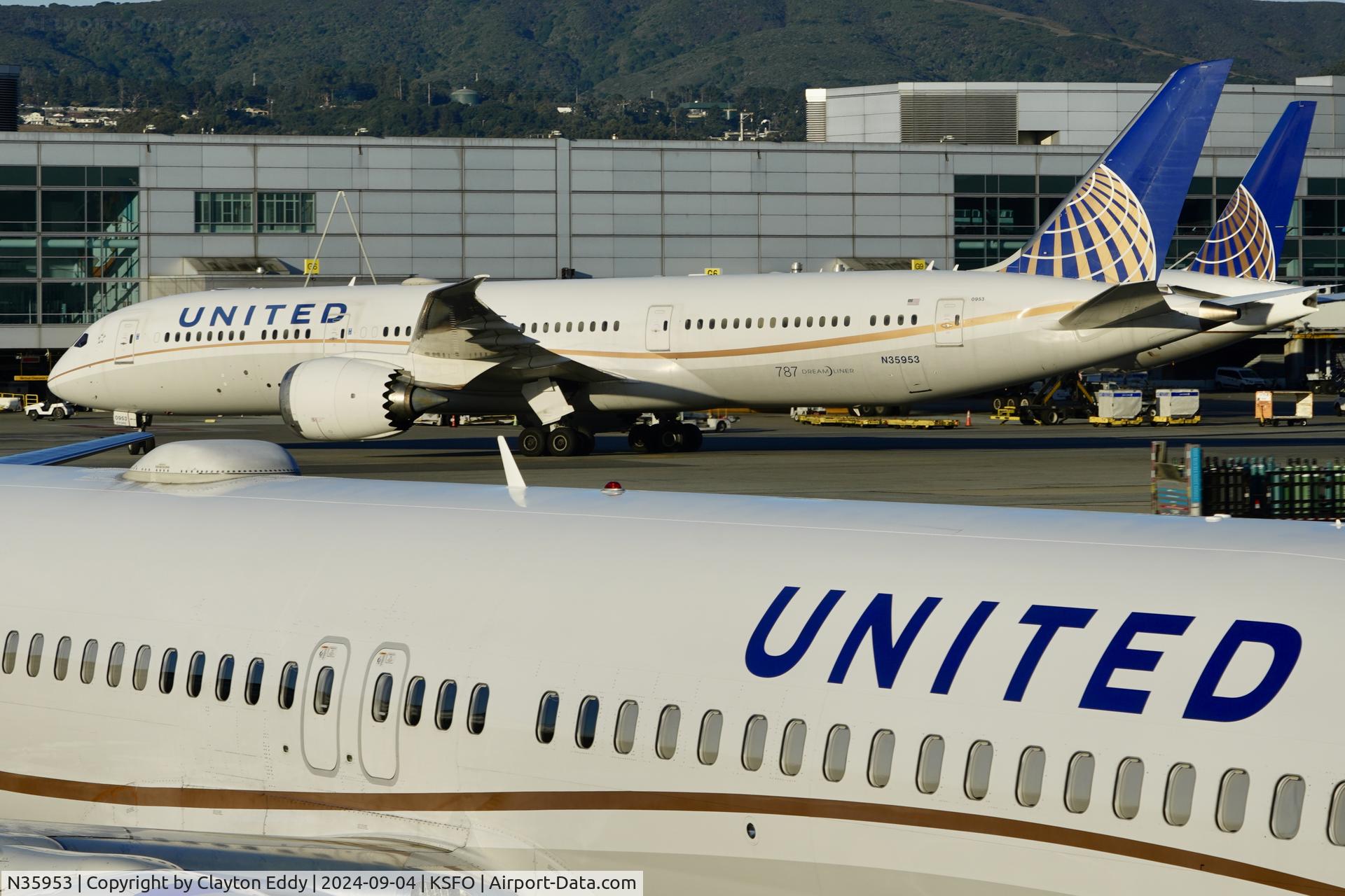 N35953, 2015 Boeing 787-9 Dreamliner C/N 36404, SFO 2024.