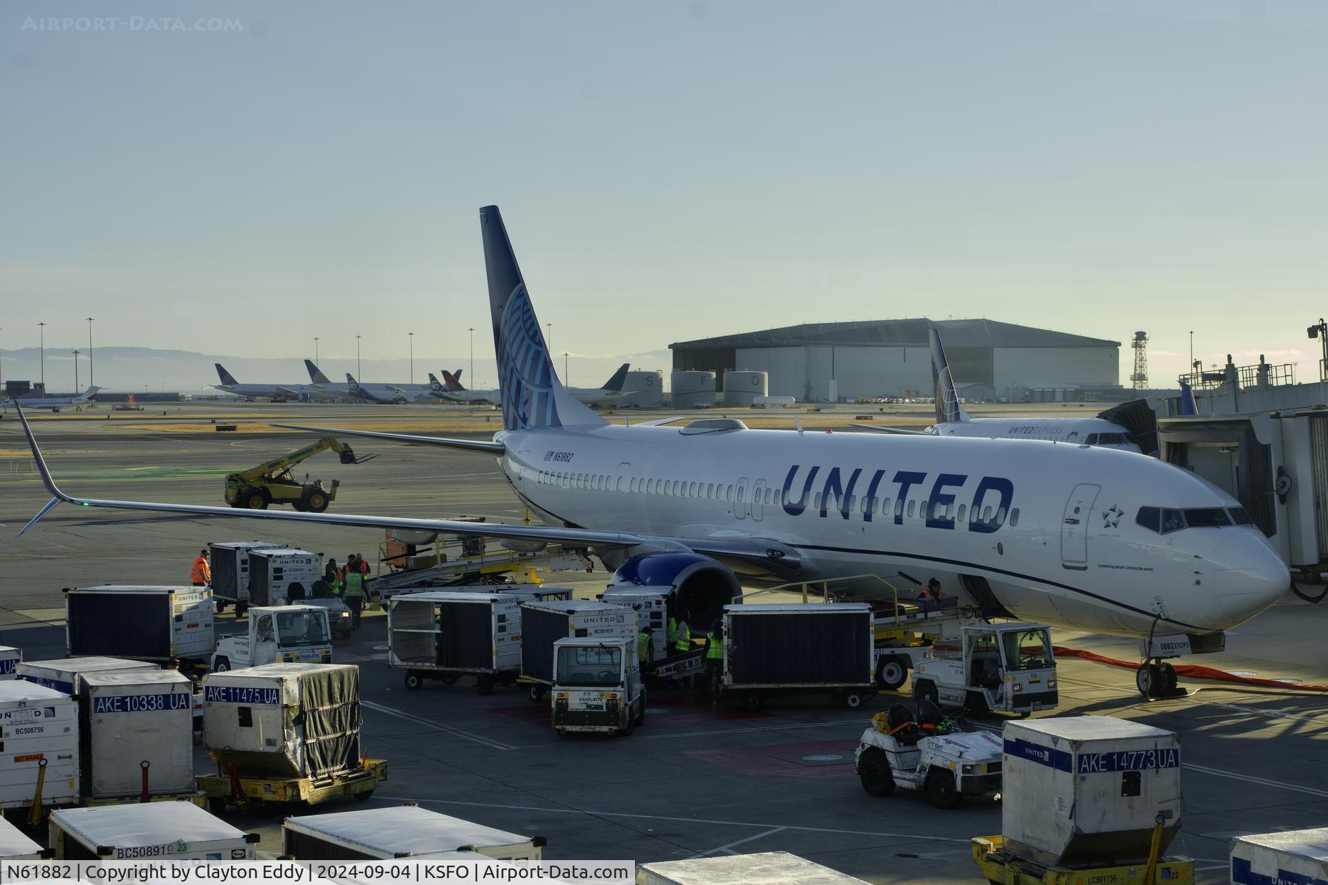 N61882, 2015 Boeing 737-900/ER C/N 42201, SFO 2024.