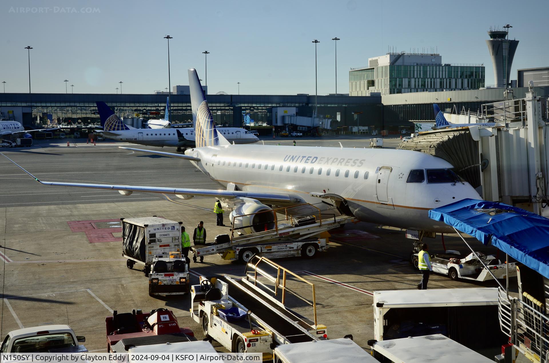 N150SY, 2015 Embraer 175LR (ERJ-170-200LR) C/N 15000499, SFO 2024.