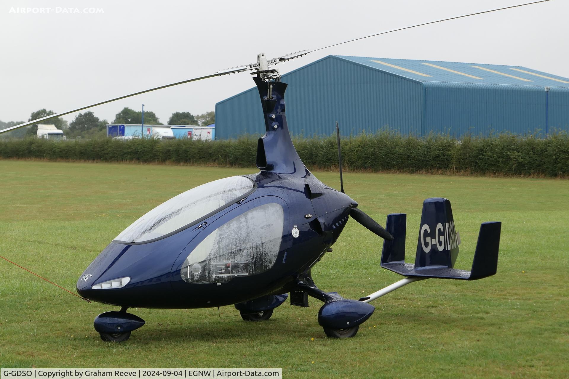 G-GDSO, 2017 Rotorsport UK Cavalon C/N RSUK/CVLN/024, Parked at Wickenby.
