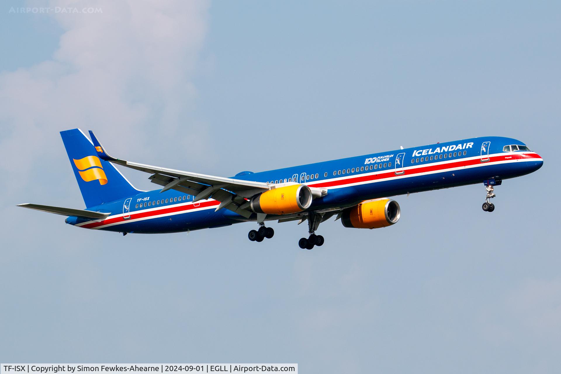 TF-ISX, 2000 Boeing 757-3E7 C/N 30179, @ LHR