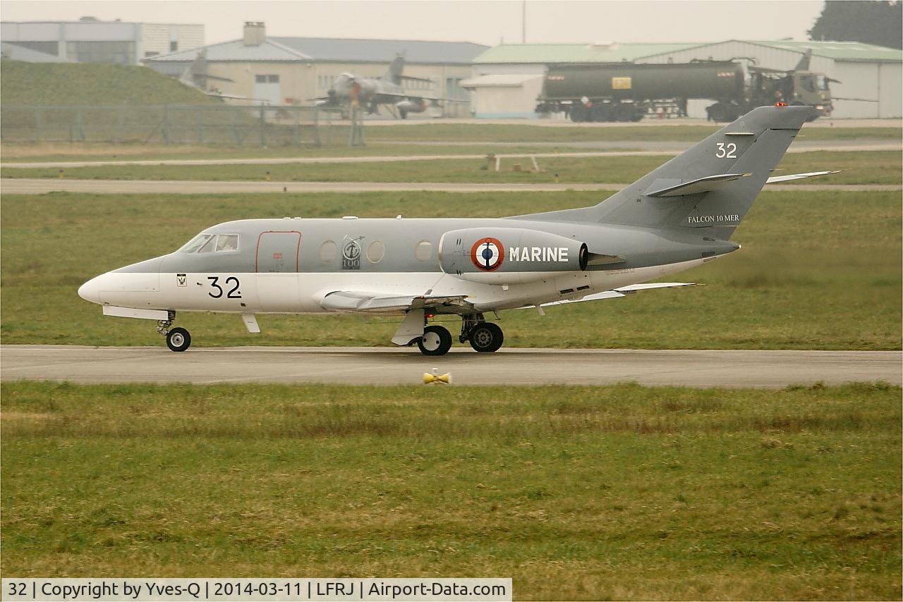 32, 1974 Dassault Falcon 10MER C/N 32, Dassault Falcon 10 Mer, Landivisiau Naval Air Base (LFRJ)