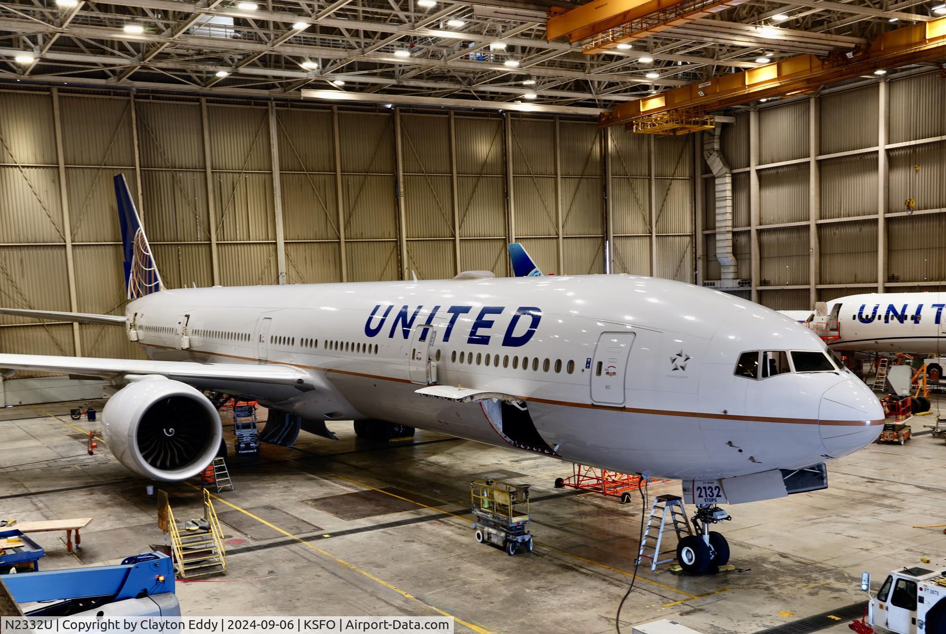 N2332U, 2016 Boeing 777-322/ER C/N 62643, SFO 2024.