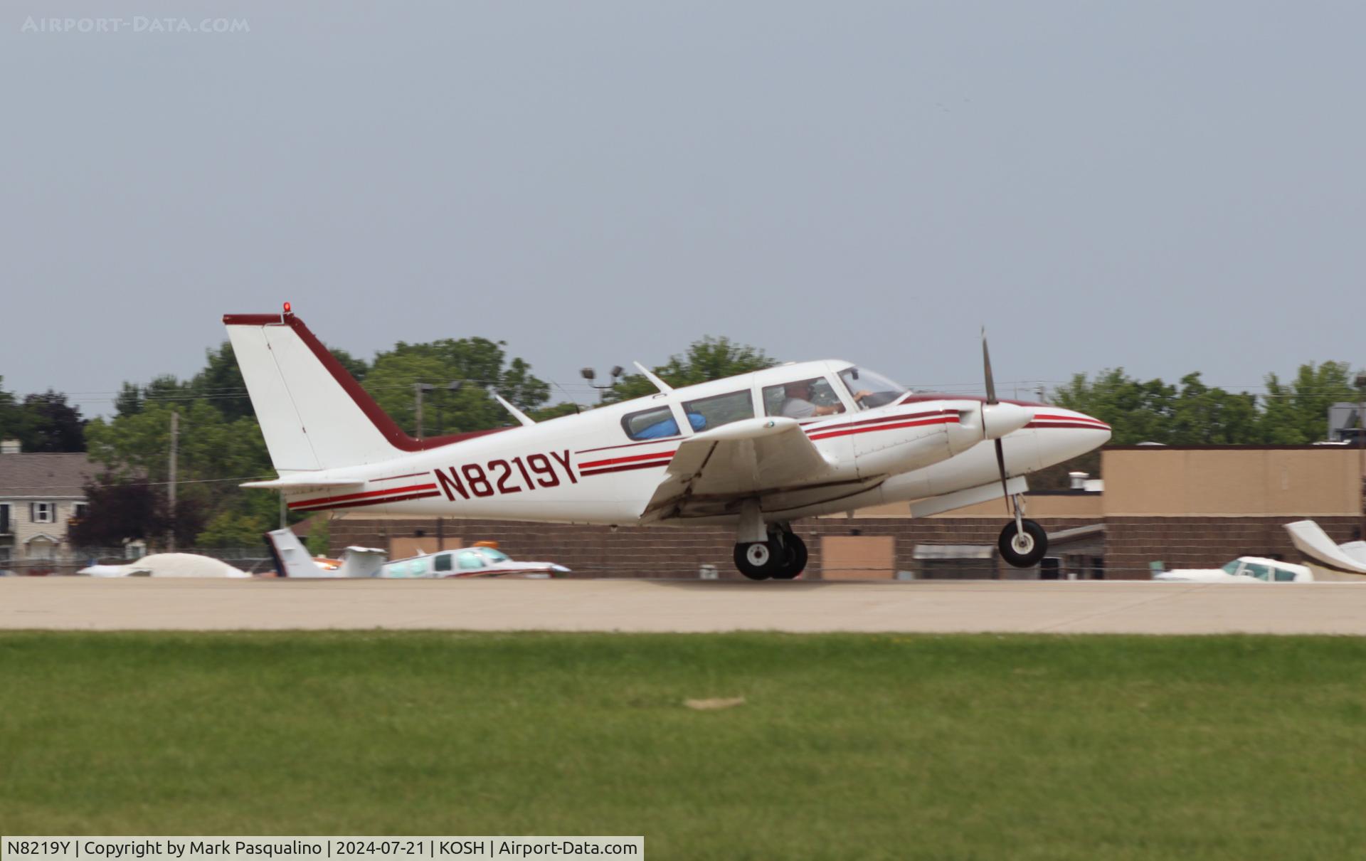 N8219Y, 1966 Piper PA-30 Twin Comanche C/N 30-1347, Piper PA-30