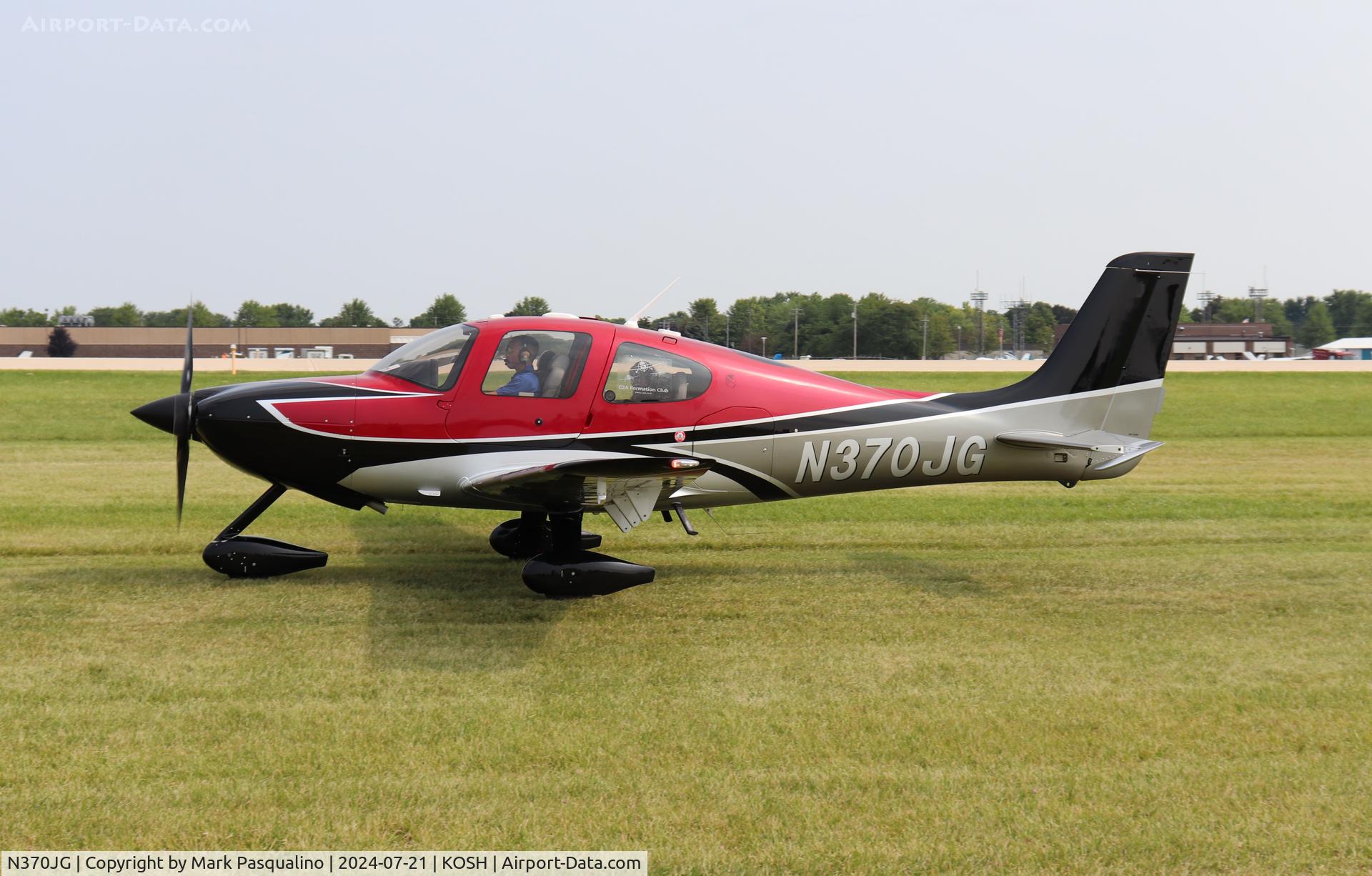 N370JG, 2004 Cirrus SR22 C/N 1123, Cirrus SR22
