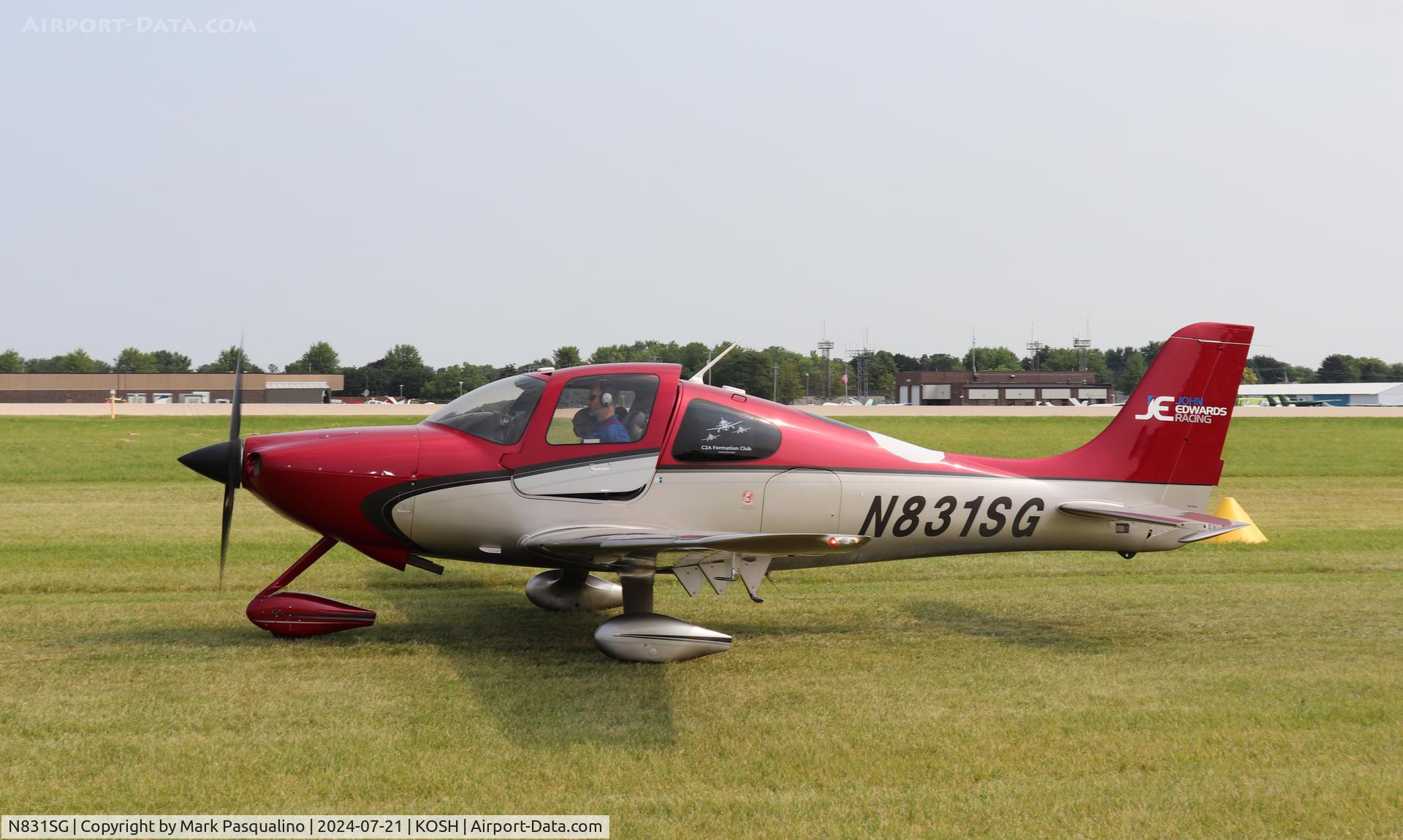 N831SG, 2003 Cirrus SR22 C/N 0647, Cirrus SR22