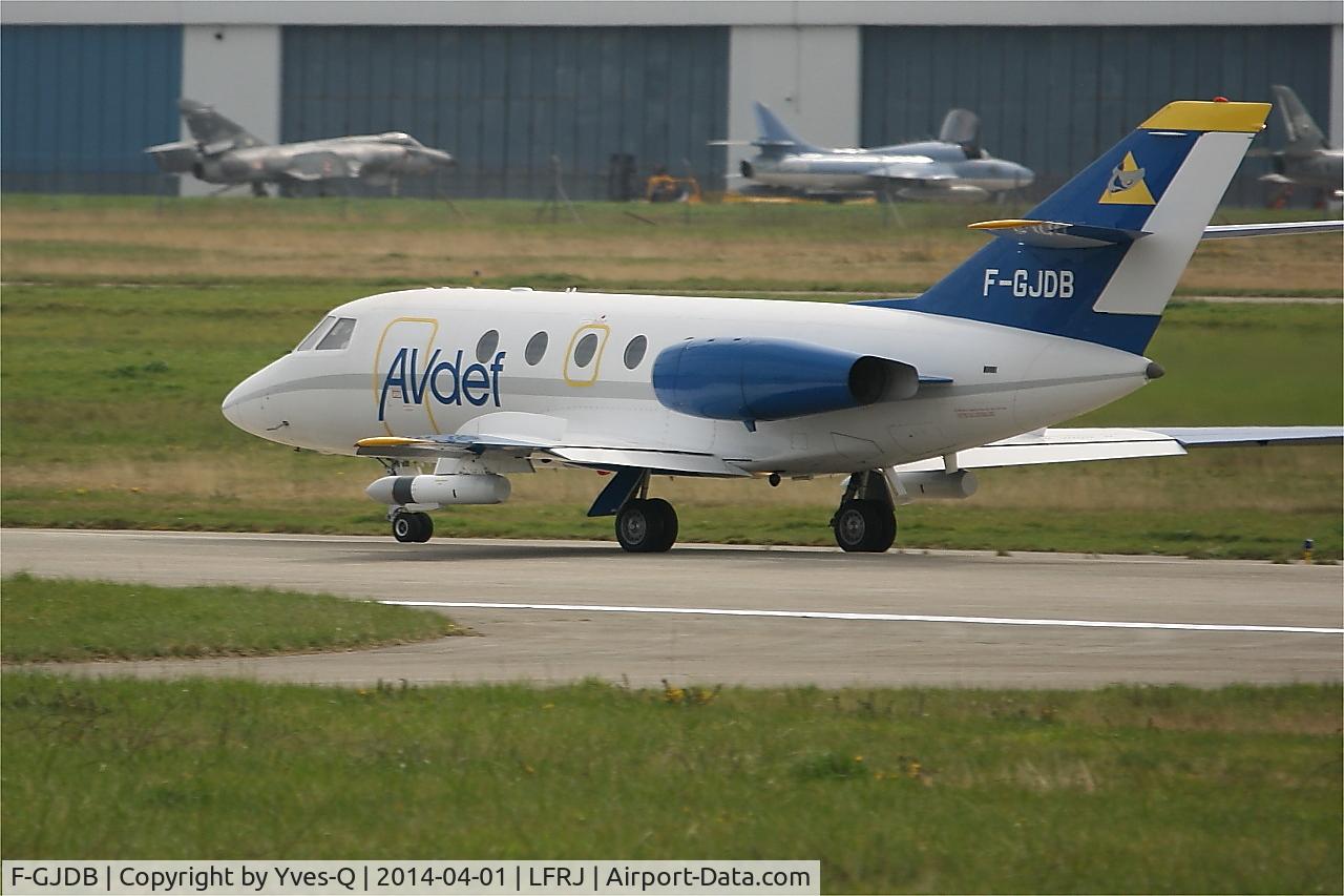F-GJDB, 1967 Dassault Falcon 20 C/N 76, Dassault Falcon 20C, Take off run rwy 08, Landivisiau Naval Air Base (LFRJ)