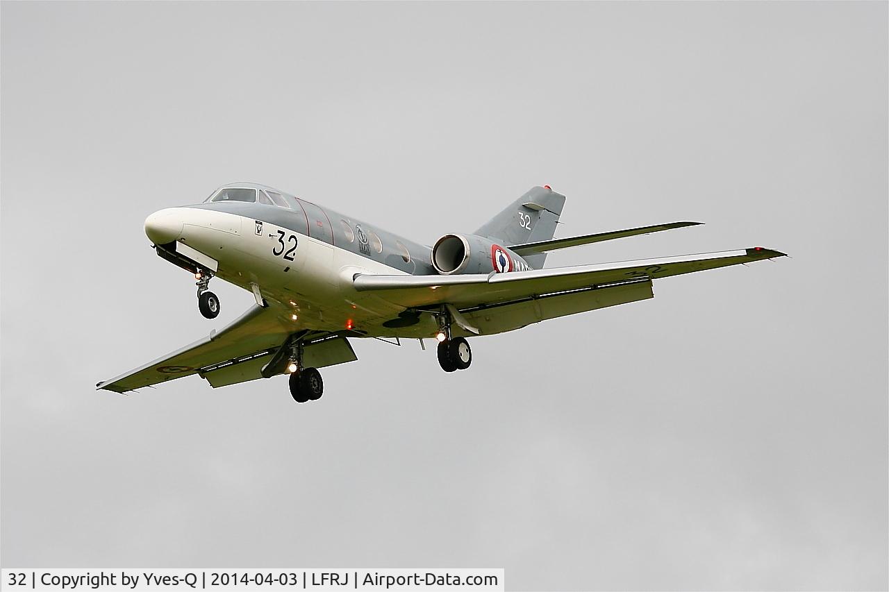 32, 1974 Dassault Falcon 10MER C/N 32, Dassault Falcon 10 Mer, Landivisiau Naval Air Base (LFRJ)