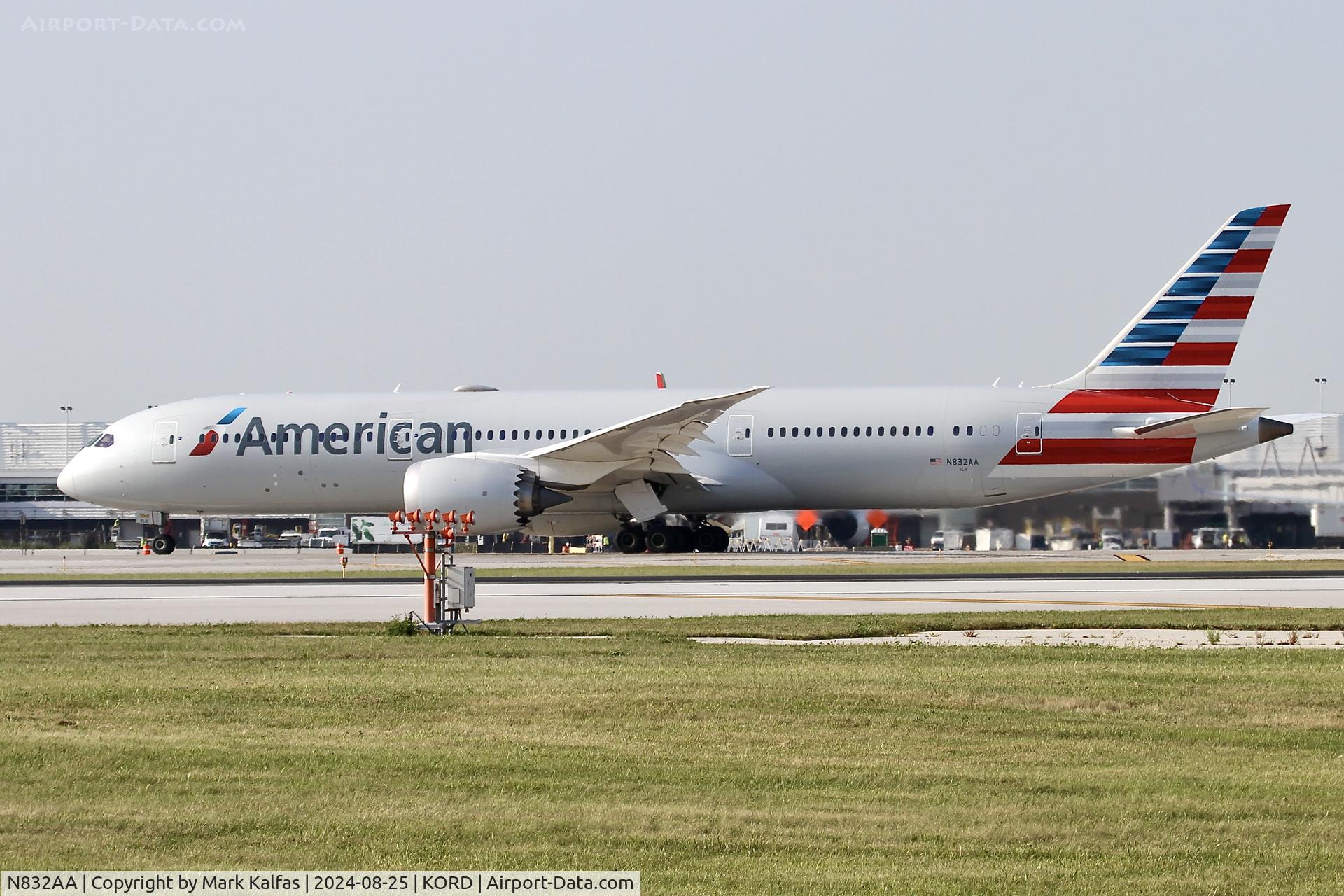 N832AA, 2017 Boeing 787-9 Dreamliner C/N 40638, B789 American Airlines Boeing 787-9 Dreamliner, N832AA, AAL694 ORD-DFW departing 28R KORD