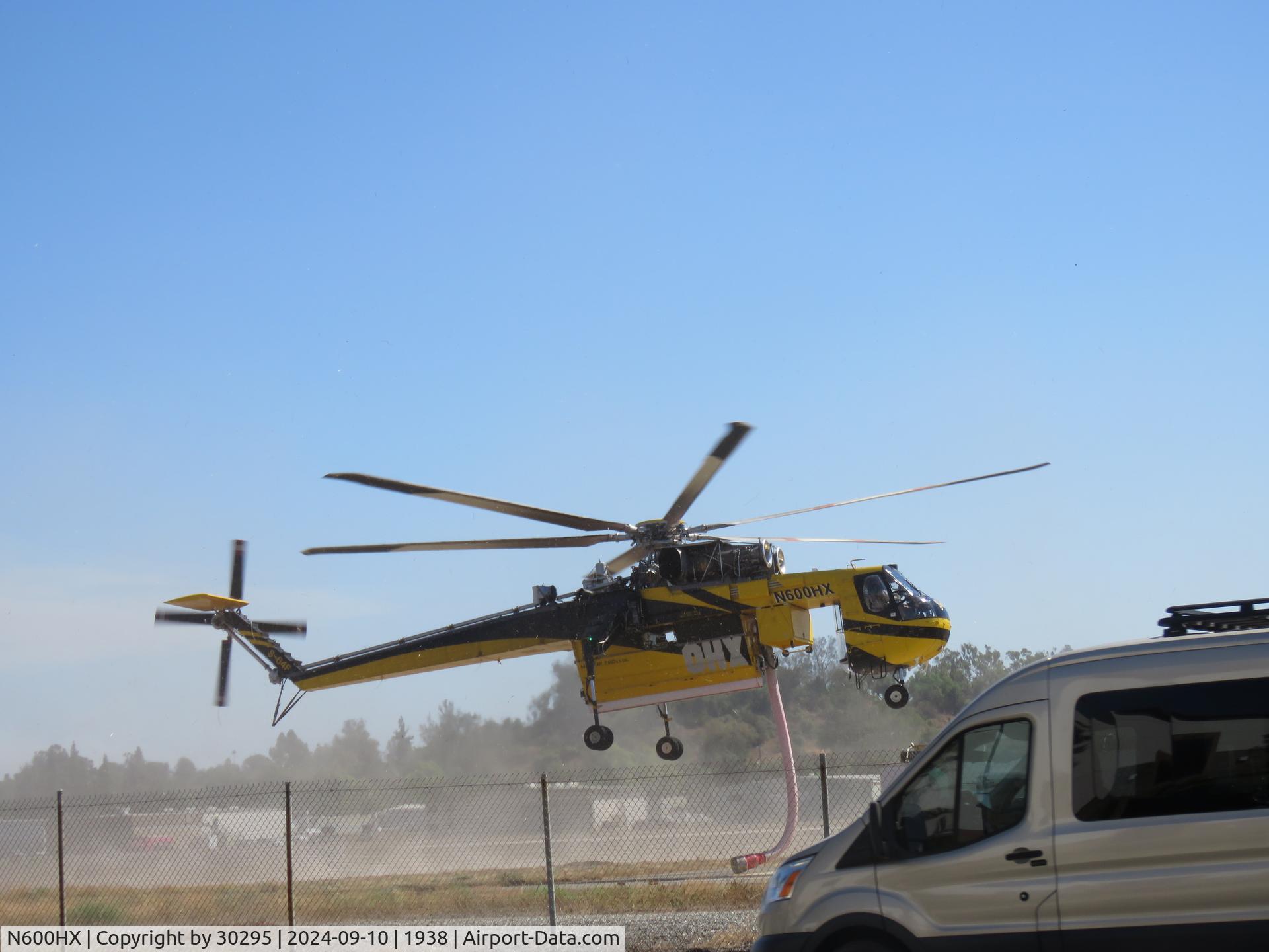 N600HX, 1968 Sikorsky S-64F Skycrane C/N 64081, Dusty lift off