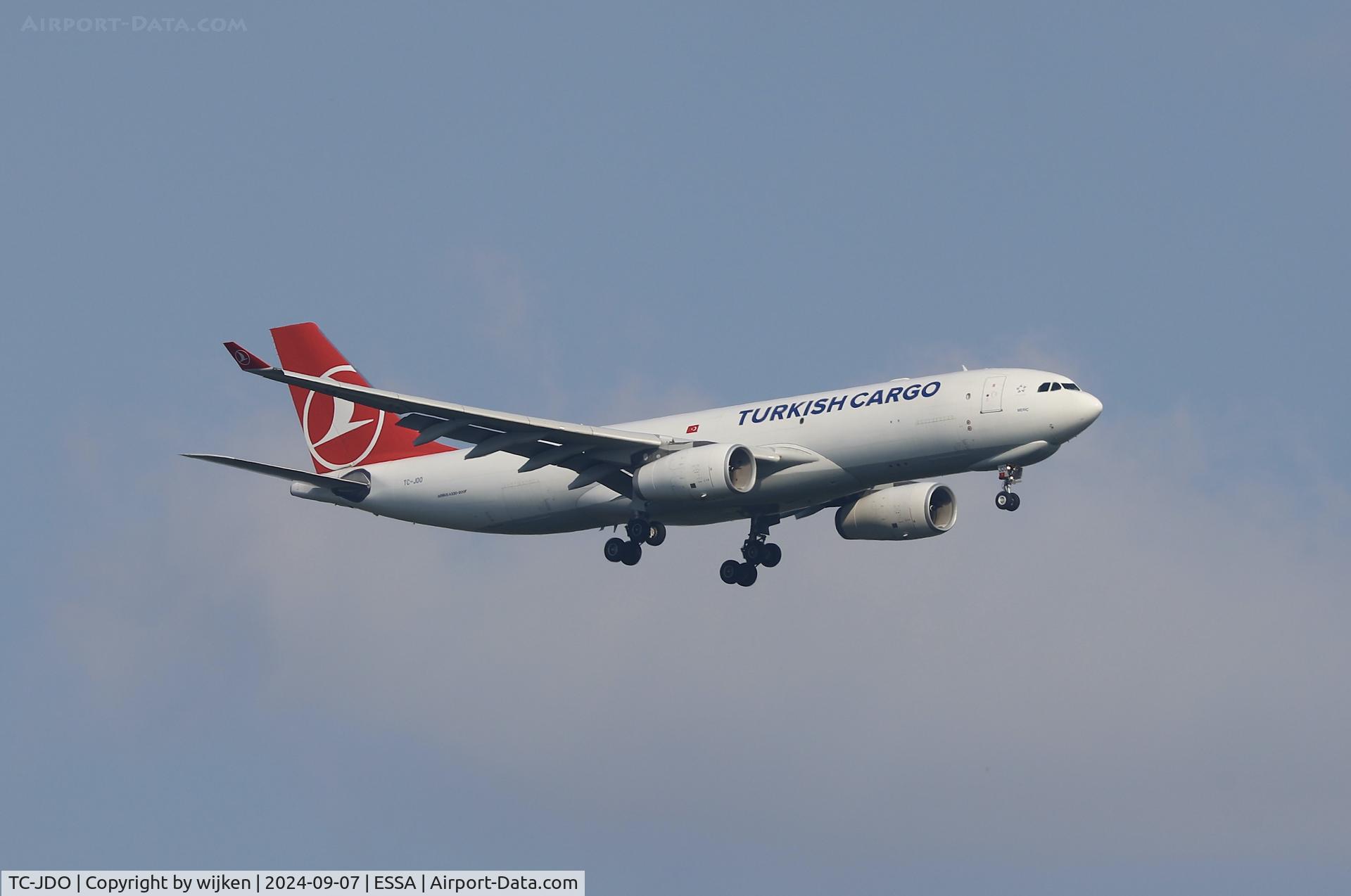 TC-JDO, 2009 Airbus A330-243F C/N 1004, Rwy 19R