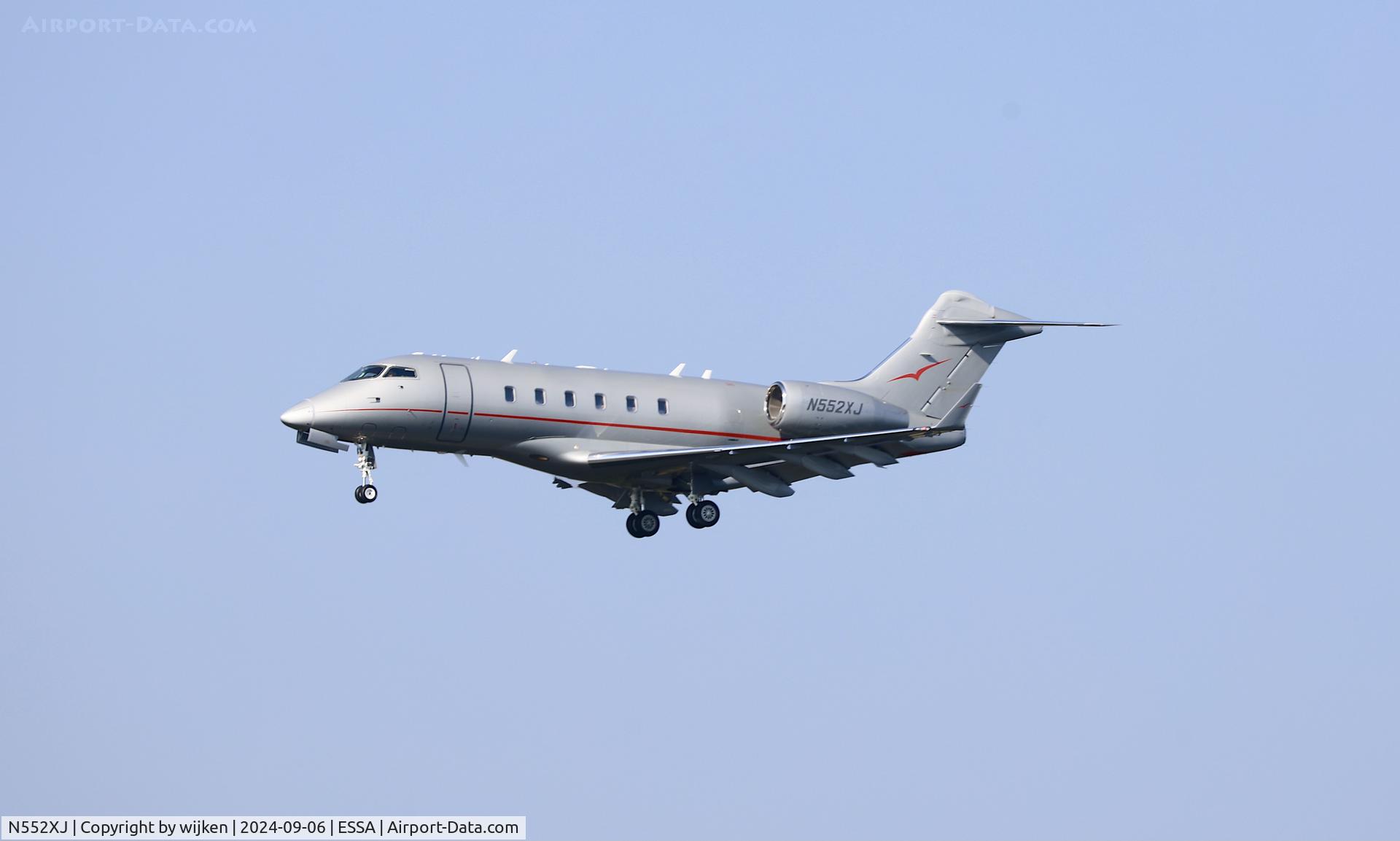 N552XJ, 2011 Bombardier Challenger 300 (BD-100-1A10) C/N 20329, Rwy 19L