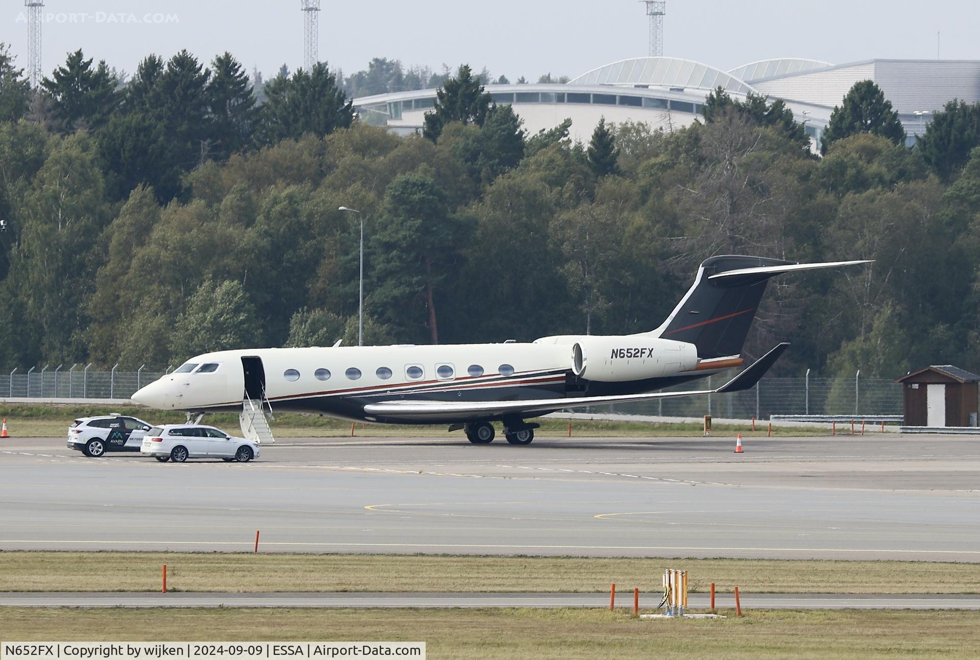 N652FX, 2013 Gulfstream GVI (G650ER) C/N 6050, Ramp M