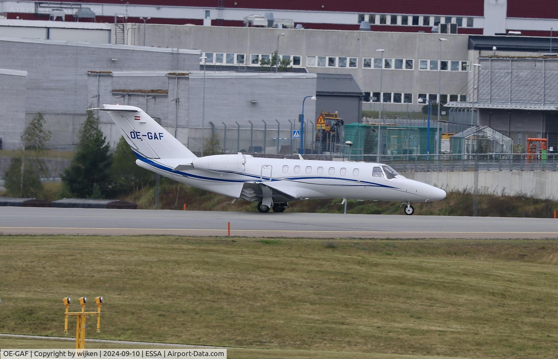 OE-GAF, Cessna 525B CitationJet CJ3+ C/N 525B-0673, Twy W