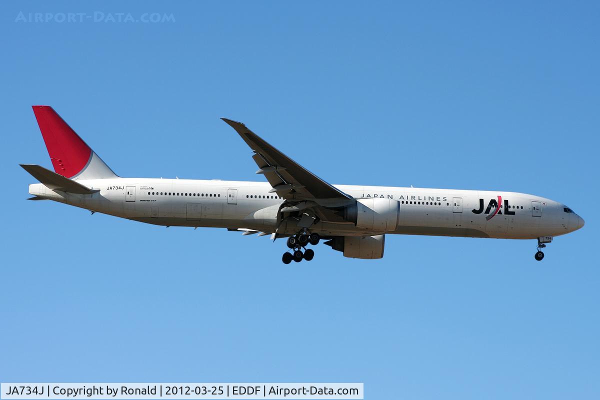 JA734J, 2005 Boeing 777-346/ER C/N 32433, at fra