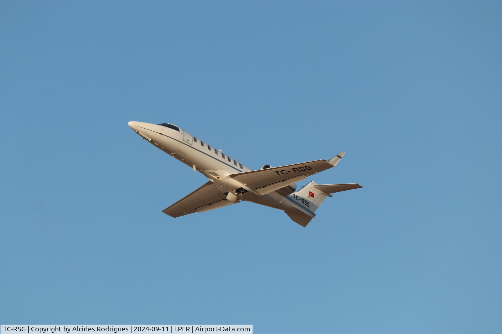 TC-RSG, 2023 Learjet 45 C/N 45-302, TC-RSG deixa Faro_Lpfr ao final da tarde