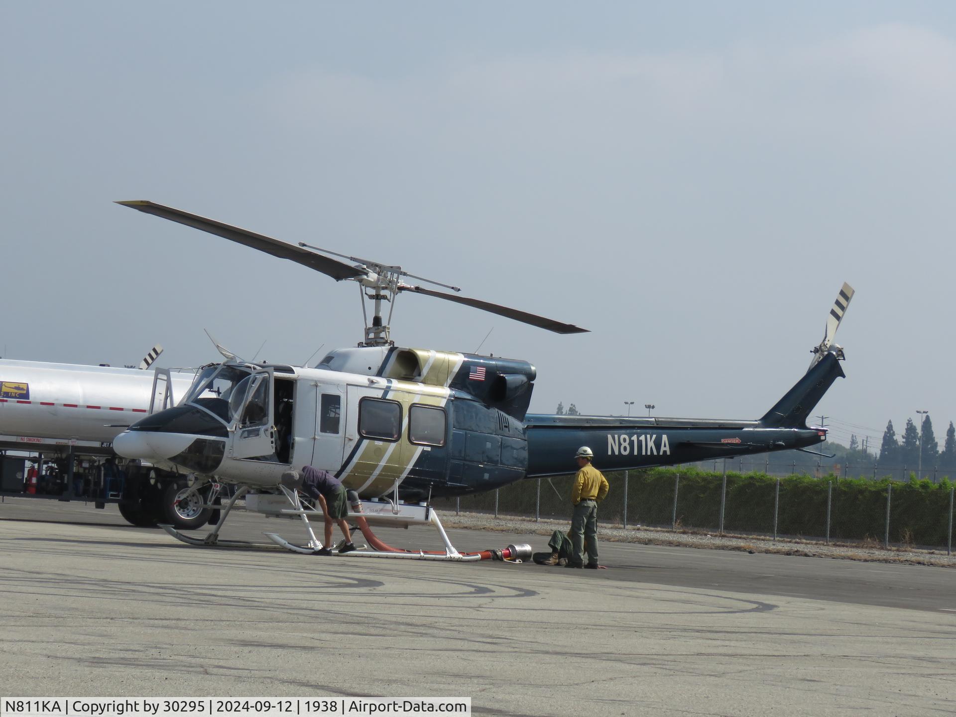 N811KA, 1974 Bell 212 C/N 30656, Getting ready to go to the fire