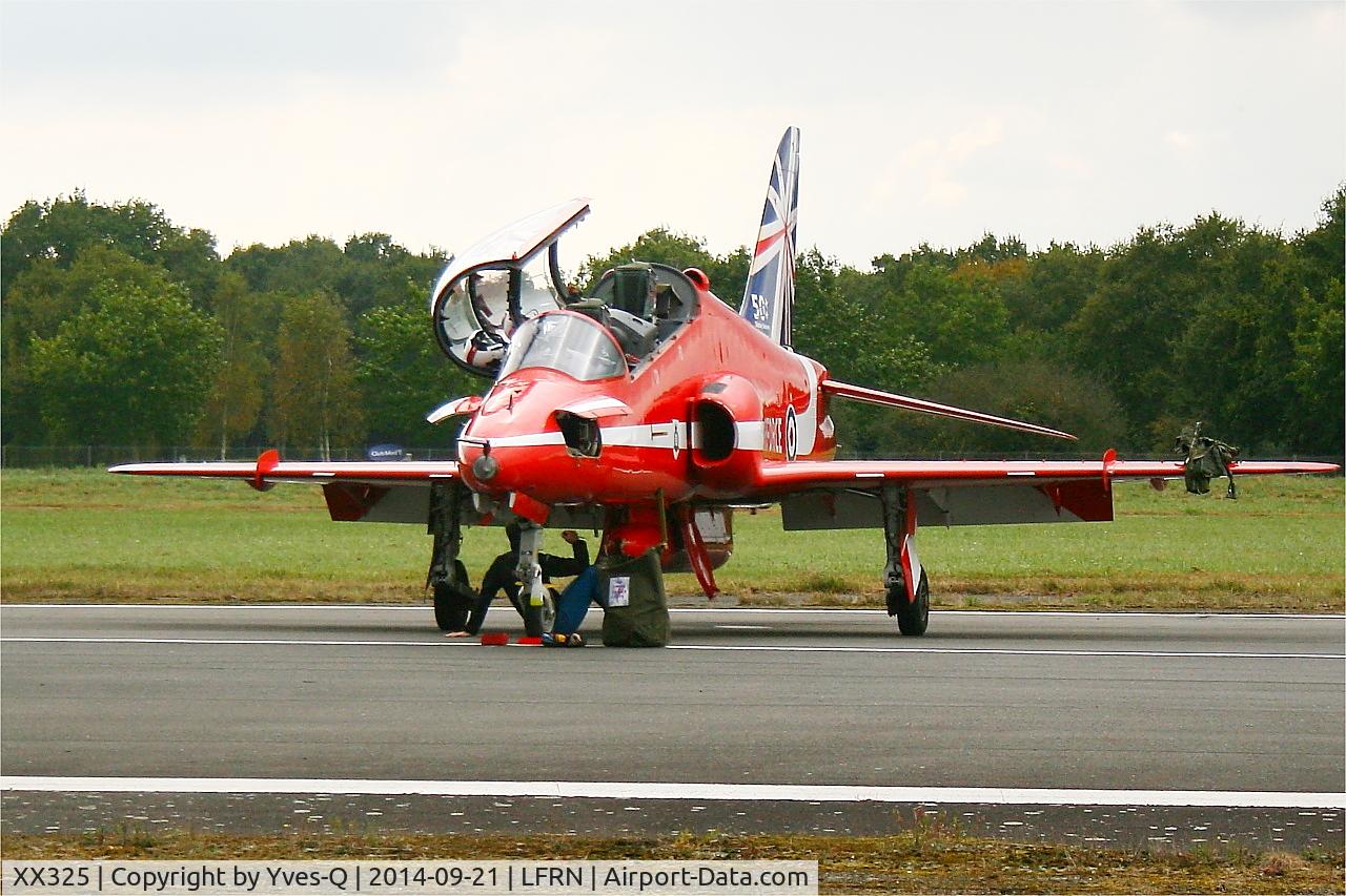 XX325, 1980 Hawker Siddeley Hawk T.1 C/N 169/312150, Red Arrows Hawker Siddeley Hawk T.1A, Rennes-St Jacques airport (LFRN-RNS)