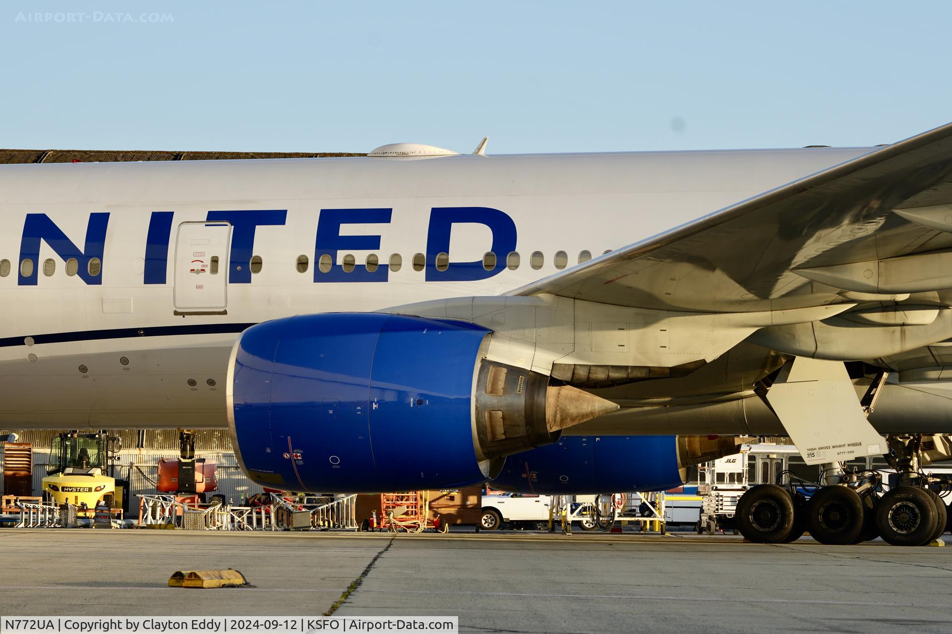 N772UA, 1995 Boeing 777-222 C/N 26930, SFO 2024.