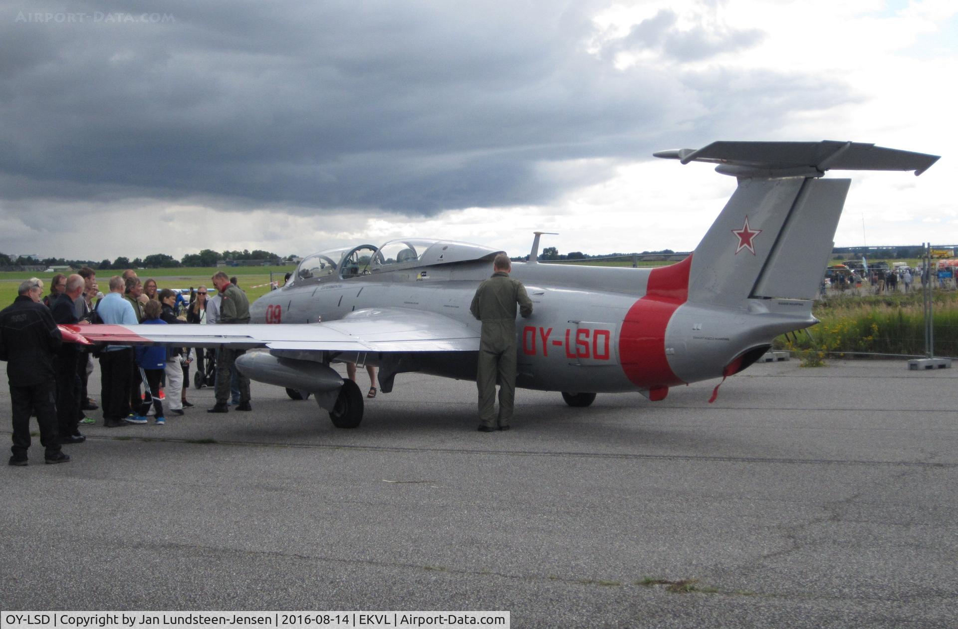 OY-LSD, 1973 Aero L-29 C/N 394952, L-29 OY-LSD being prepared for a flight at an airshow at Vaerloese in Denmark. Plane built in 1973 and registered as OY-LSD in 2004.