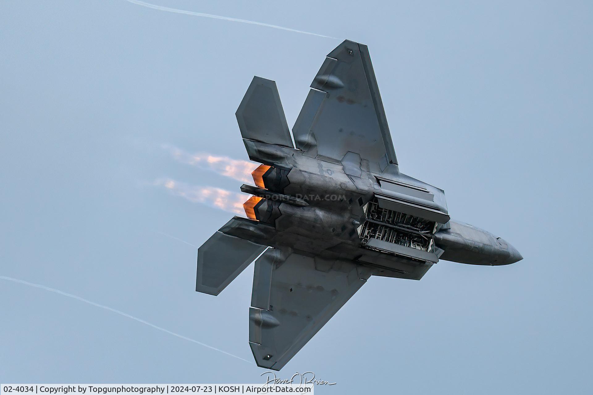 02-4034, 2002 Lockheed Martin F/A-22A Raptor C/N 4034, Raptor Demo with the weapons bay flash at show center