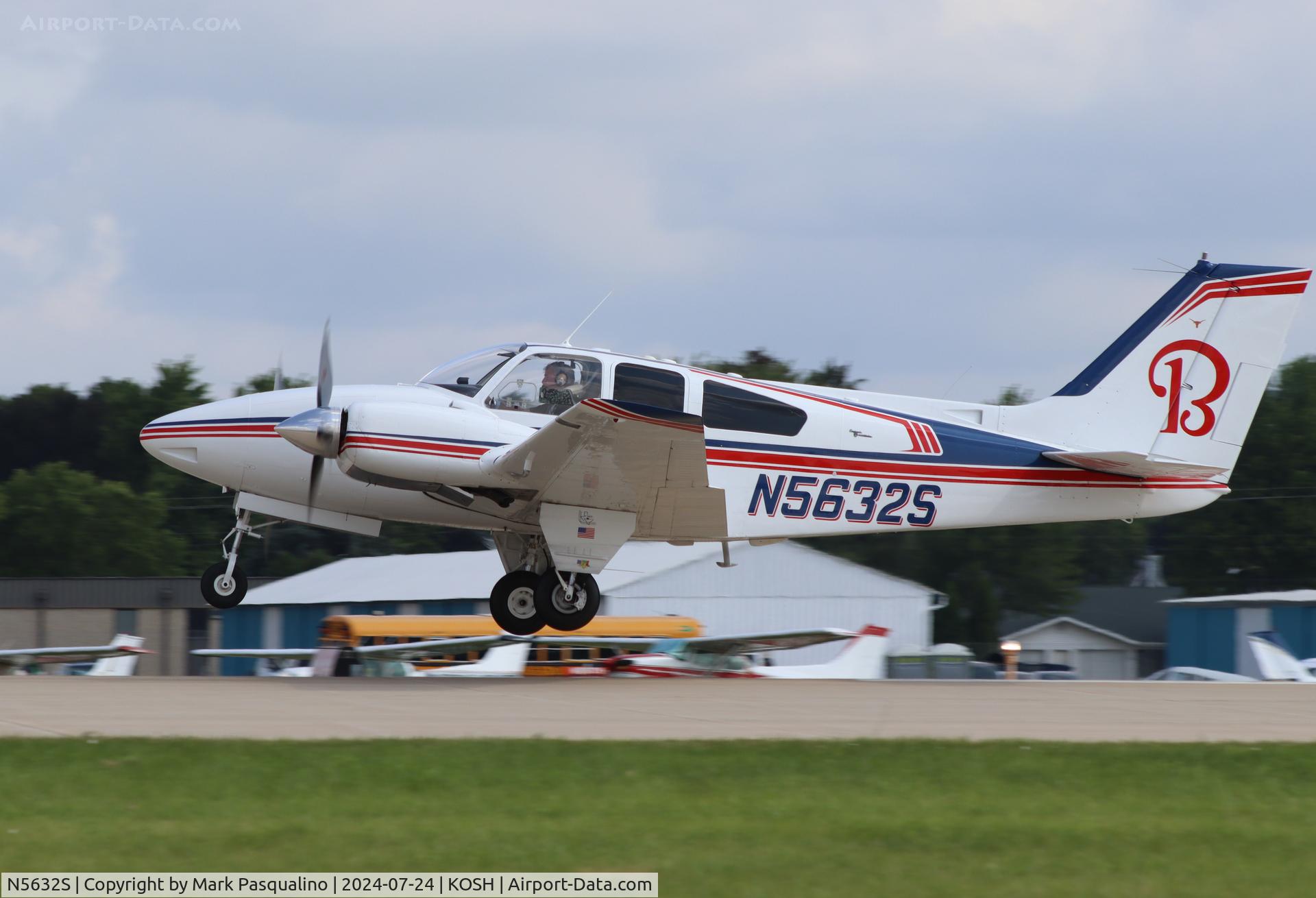 N5632S, 1966 Beech C55 Baron (95-C55) C/N TE-161, Beech C55