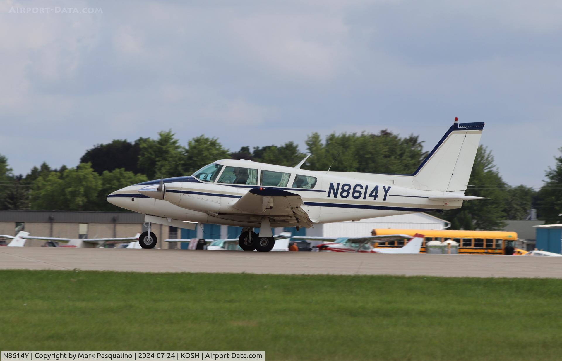 N8614Y, 1968 Piper PA-30 Twin Comanche Twin Comanche C/N 30-1754, Piper PA-30