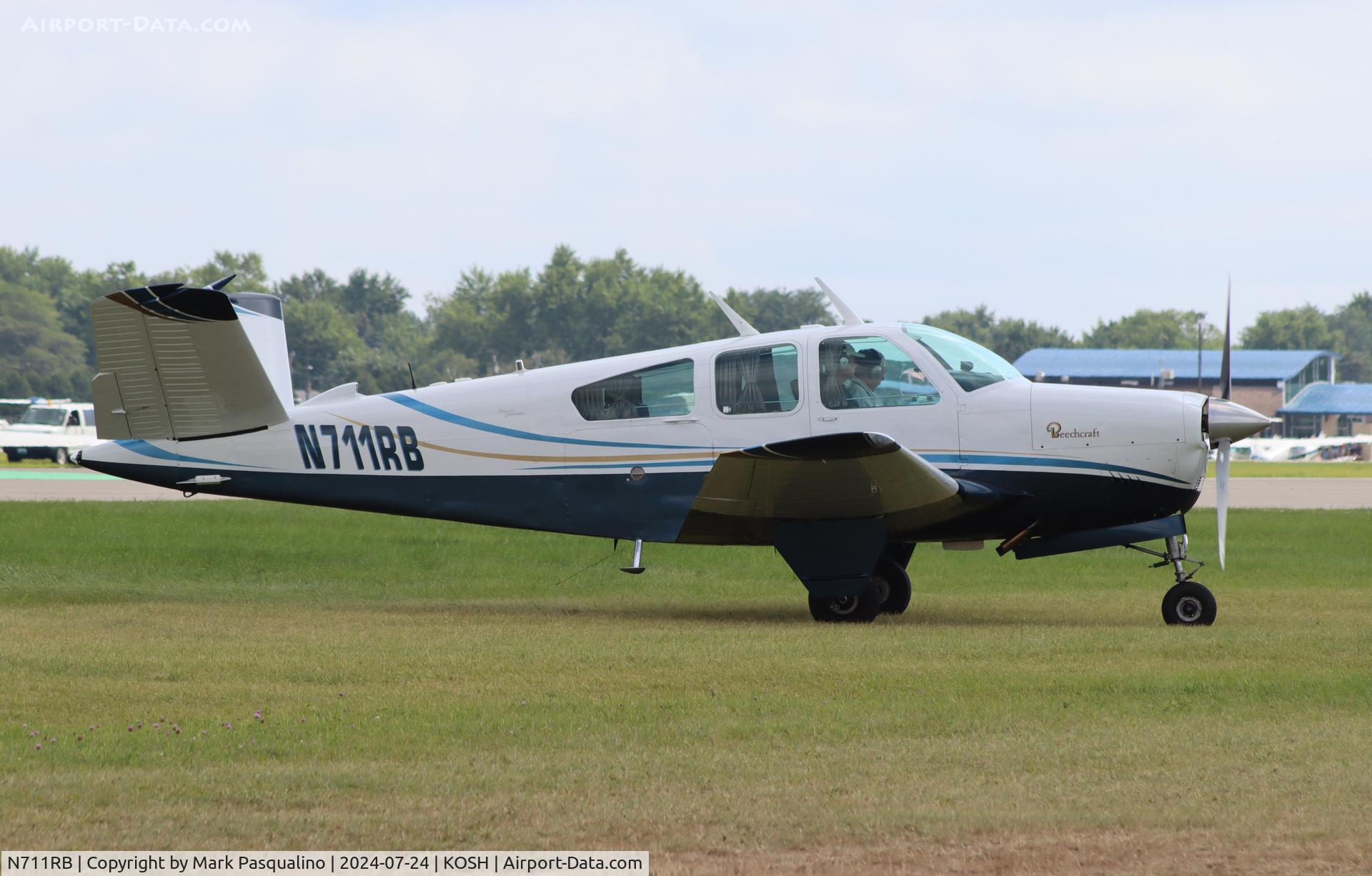 N711RB, 1969 Beech V35A Bonanza C/N D-9015, Beech V35A