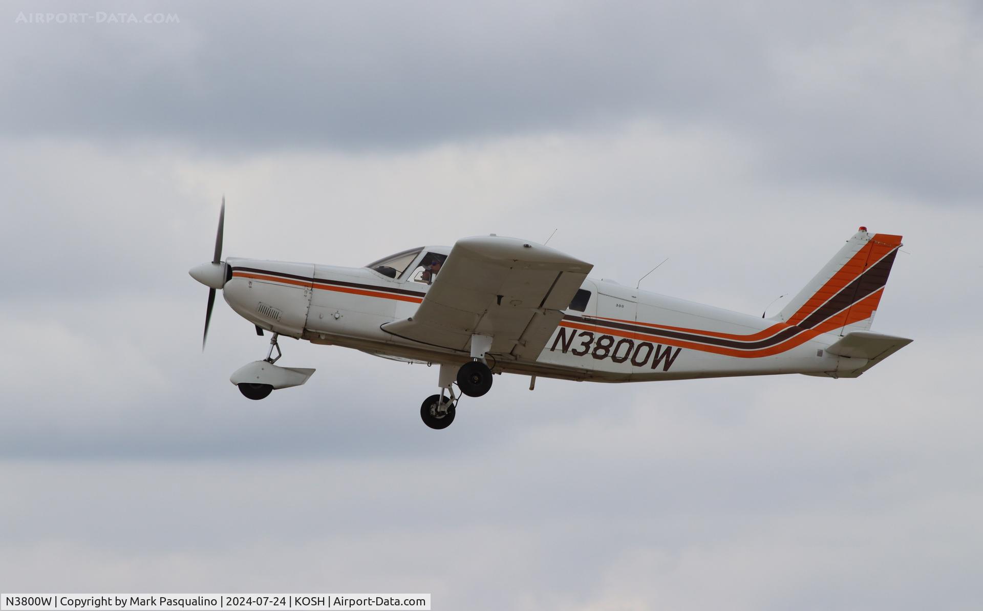 N3800W, 1966 Piper PA-32-300 Cherokee Six C/N 32-40128, Piper PA-32-300