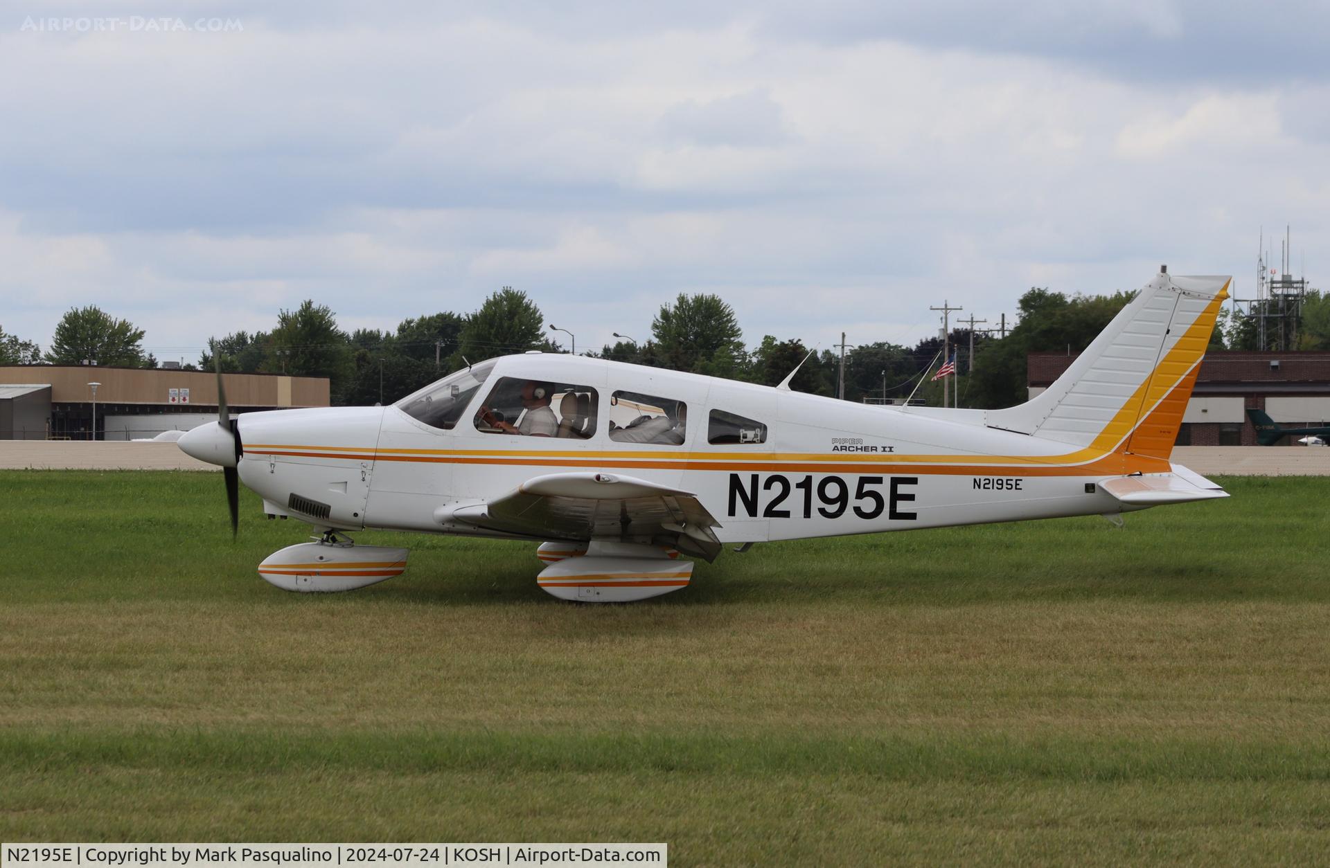N2195E, 1978 Piper PA-28-181 C/N 28-7990182, Piper PA-28-181