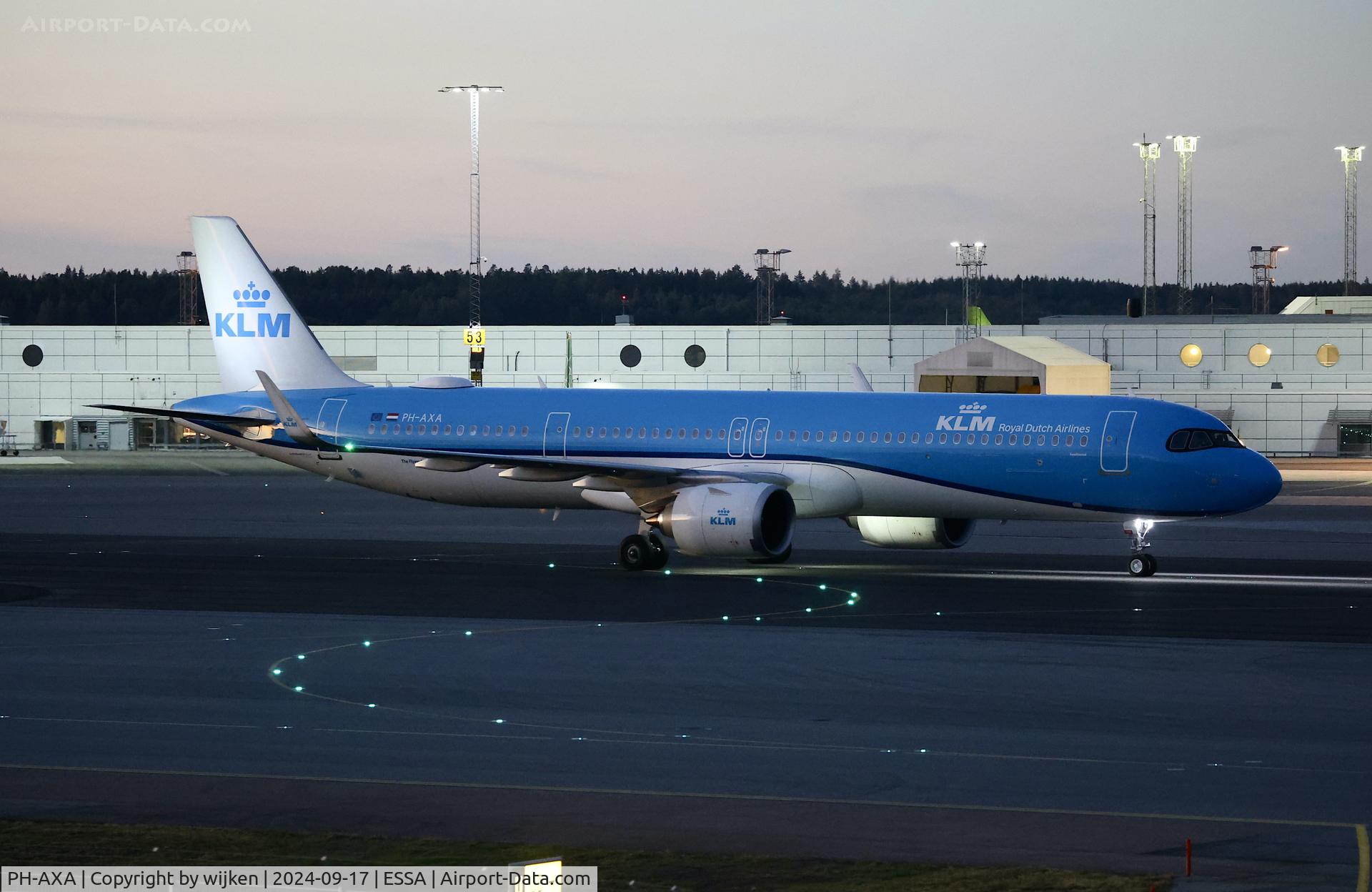 PH-AXA, 2024 Airbus A321-252NX C/N 11895, Twy U