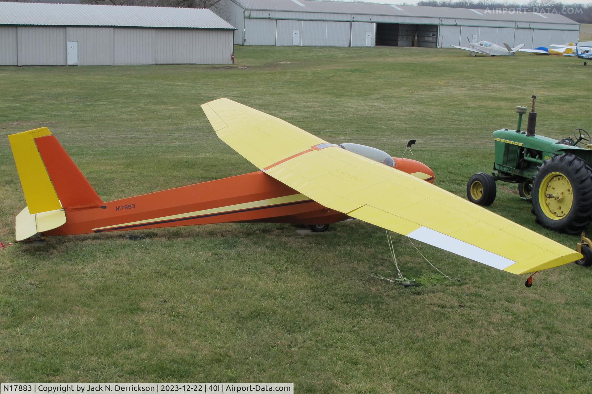 N17883, 1972 Schweizer SGS 2-33A C/N 253, Cold day.