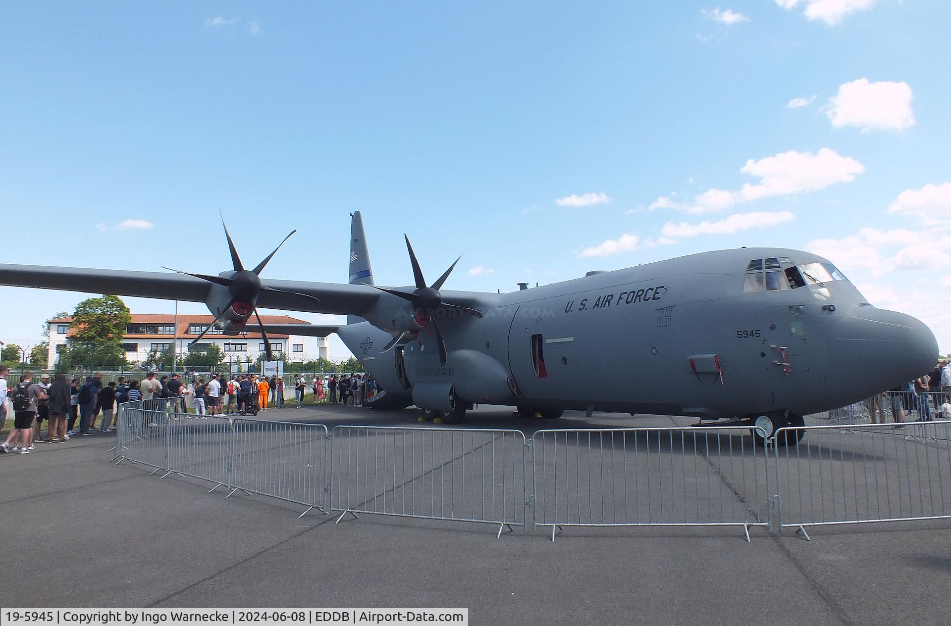 19-5945, 2022 Lockheed Martin C-130J-30 Super Hercules C/N 5945, Lockheed Martin C-130J-30 Super Hercules of the Kentucky ANG at ILA 2024, Berlin
