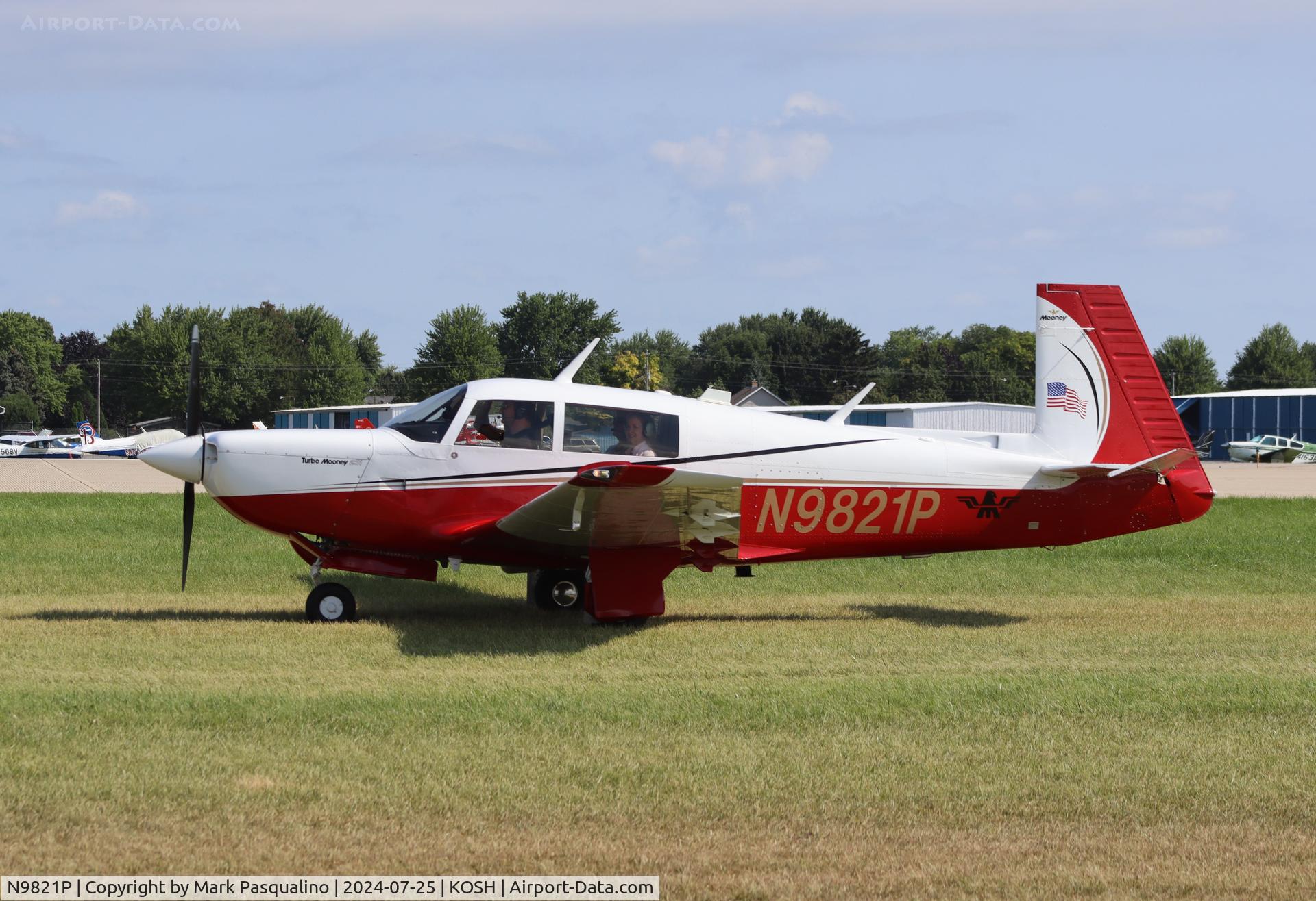 N9821P, 1981 Mooney M20K C/N 25-0530, Mooney M20K