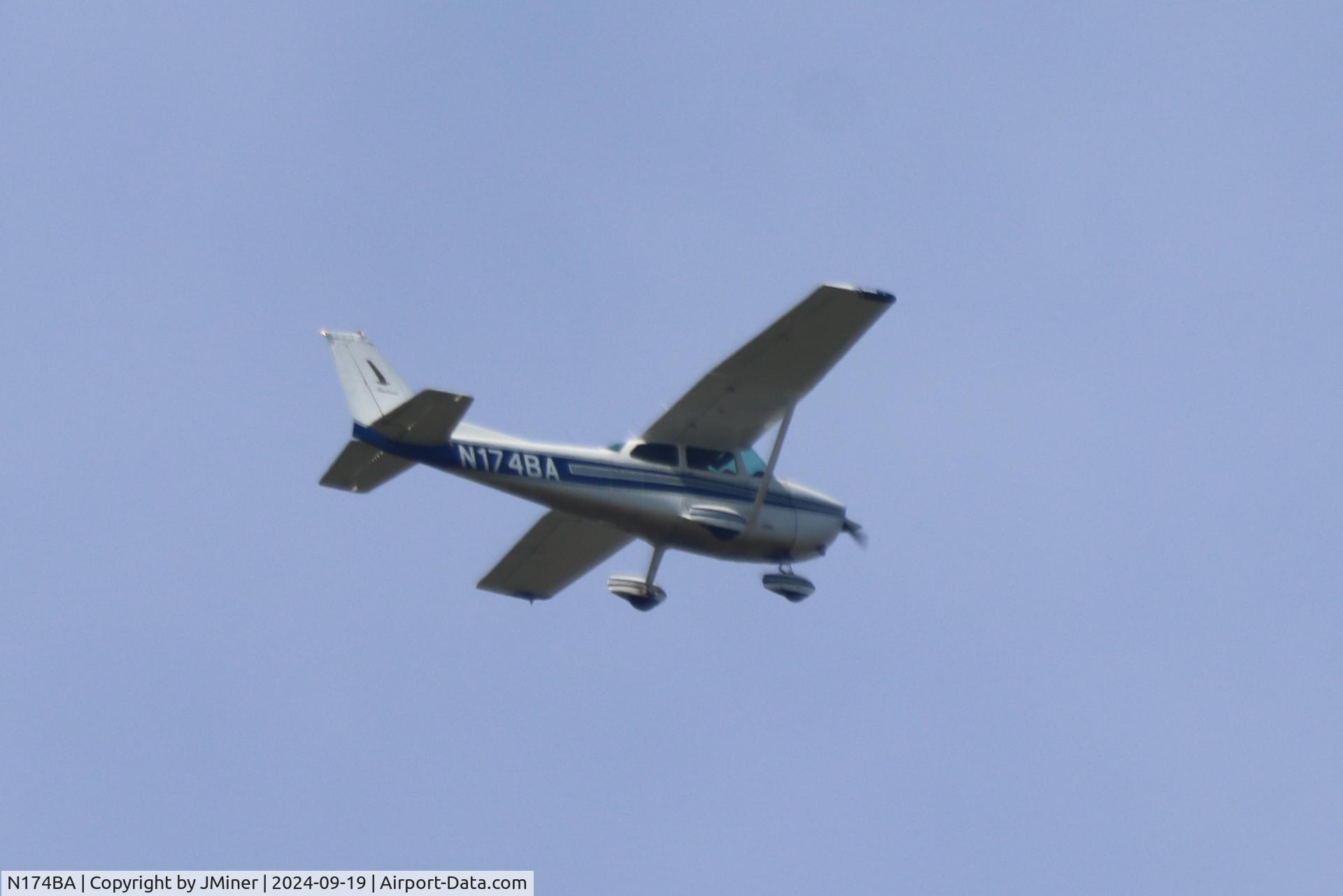 N174BA, 1979 Cessna 172N C/N 17272235, Flying over Crabtree Nature Center in Barrington IL