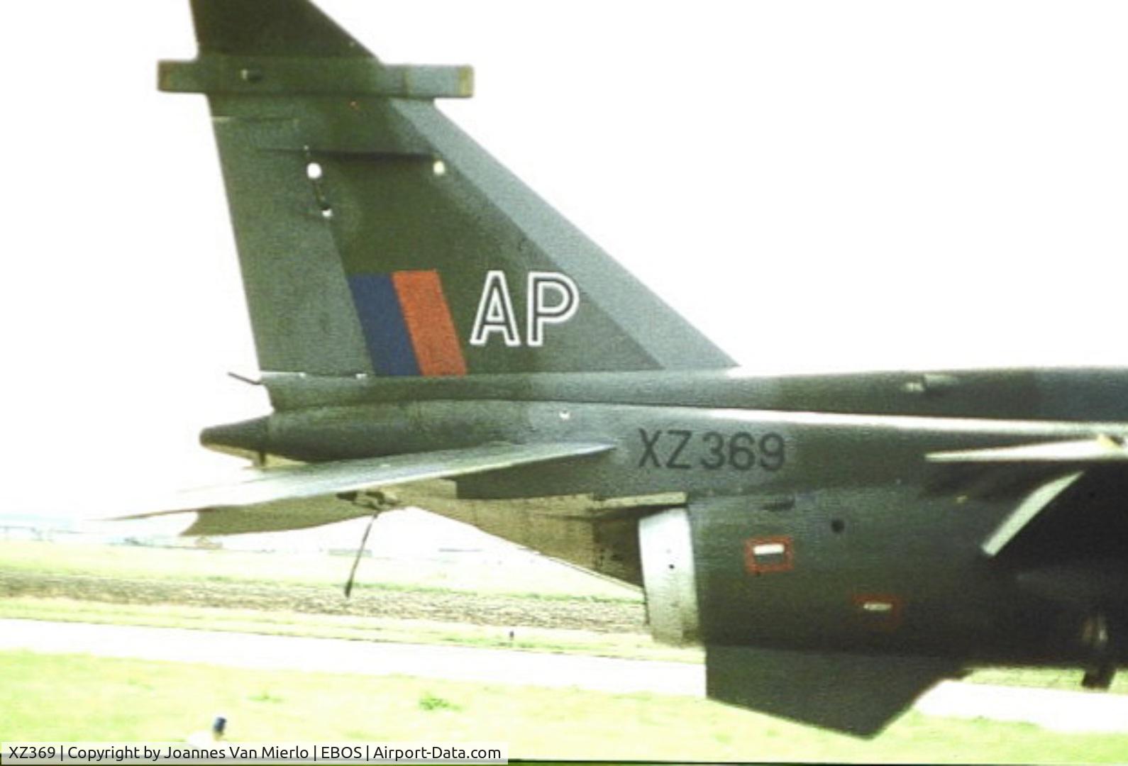 XZ369, 1976 Sepecat Jaguar GR.1A C/N S.136, Ex-slide