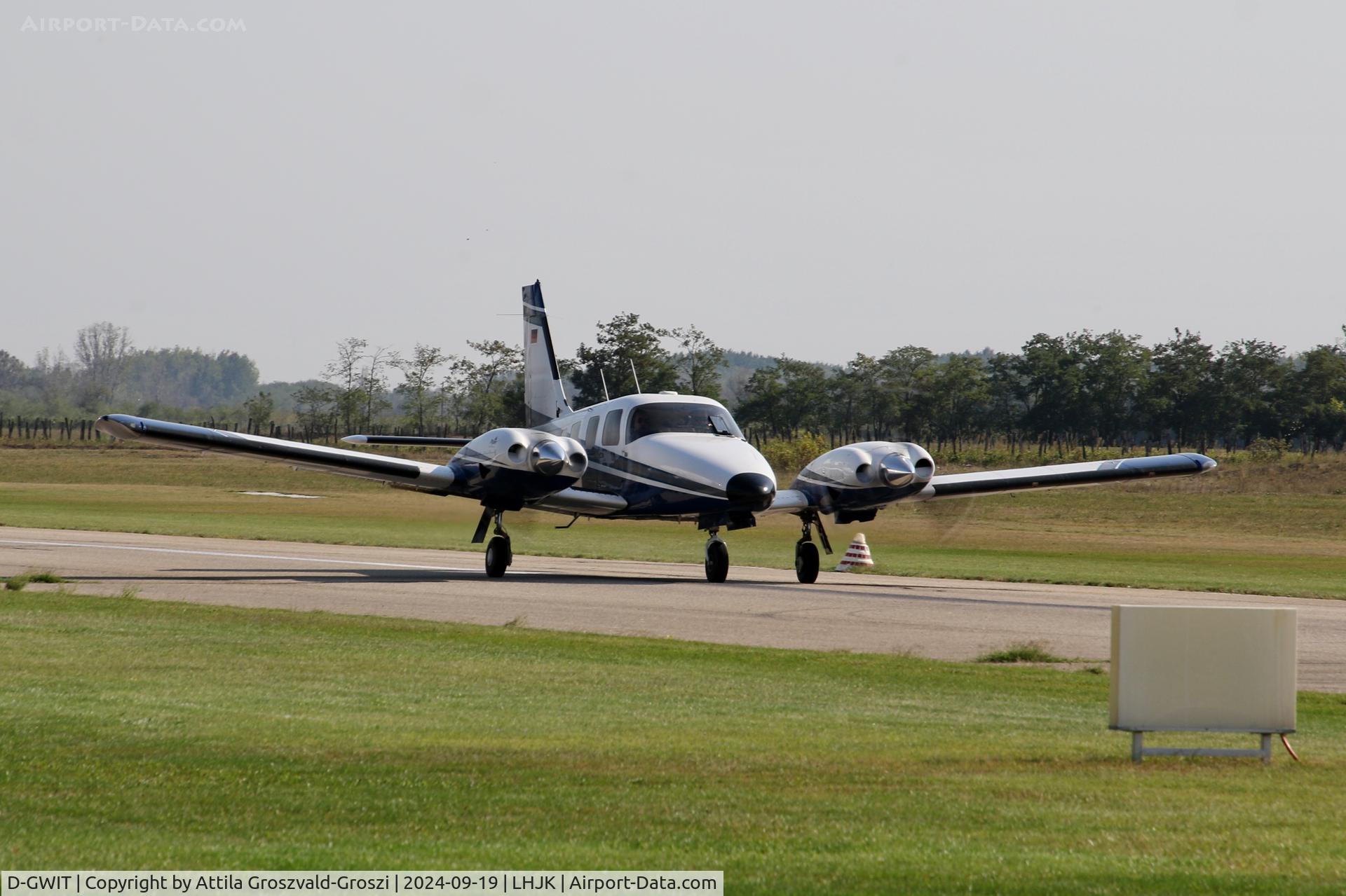 D-GWIT, Piper PA-34-220T Seneca III C/N 3449132, LHJK - Jakabszállás Airport, Hungary