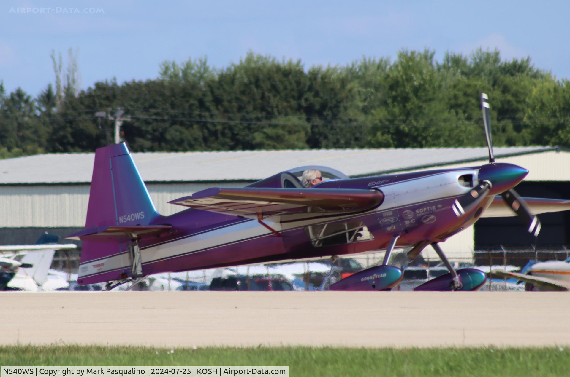 N540WS, 2002 Zivko Edge 540 C/N 0032, Zivko Edge 540