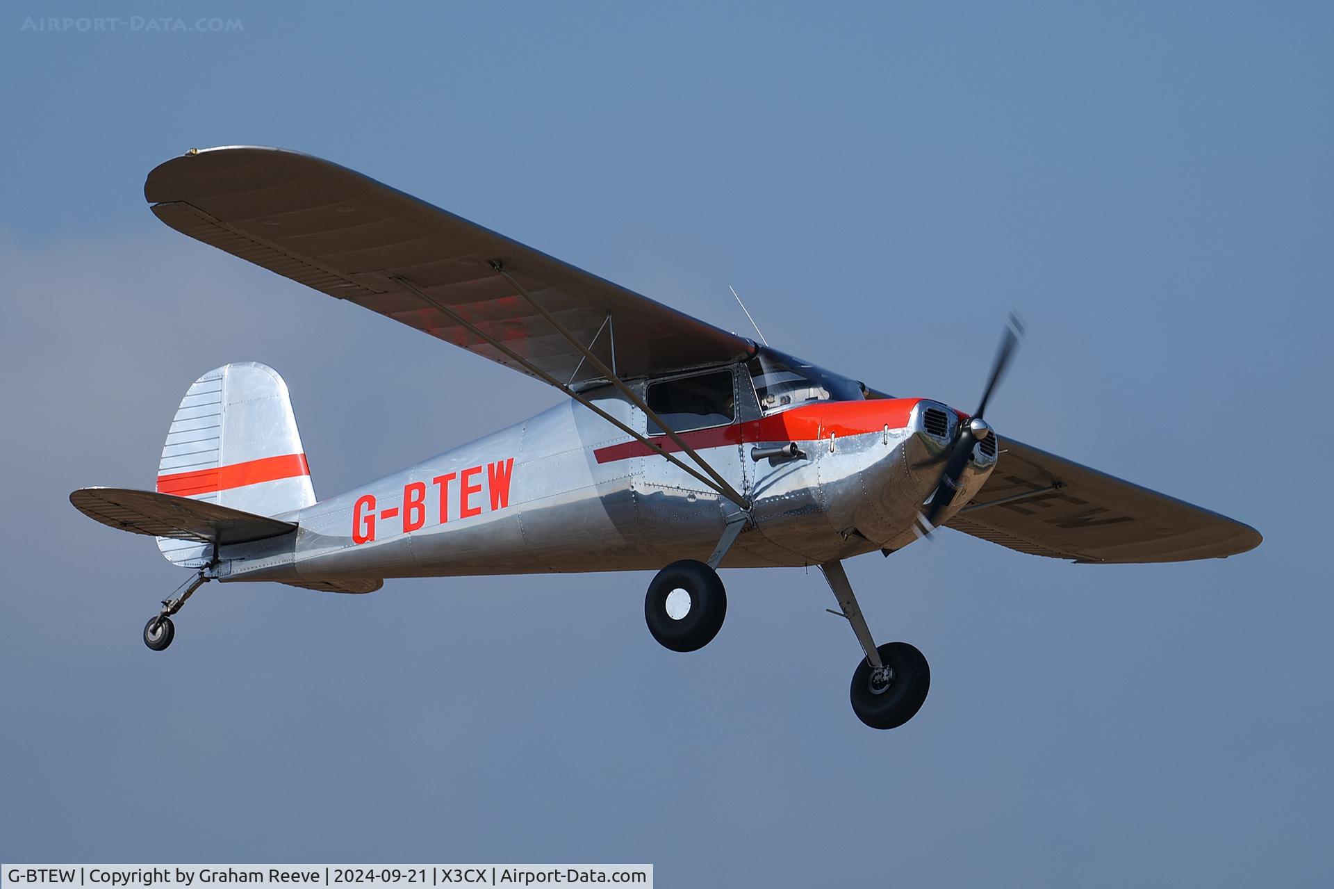 G-BTEW, 1946 Cessna 120 C/N 10238, Landing at Northrepps.